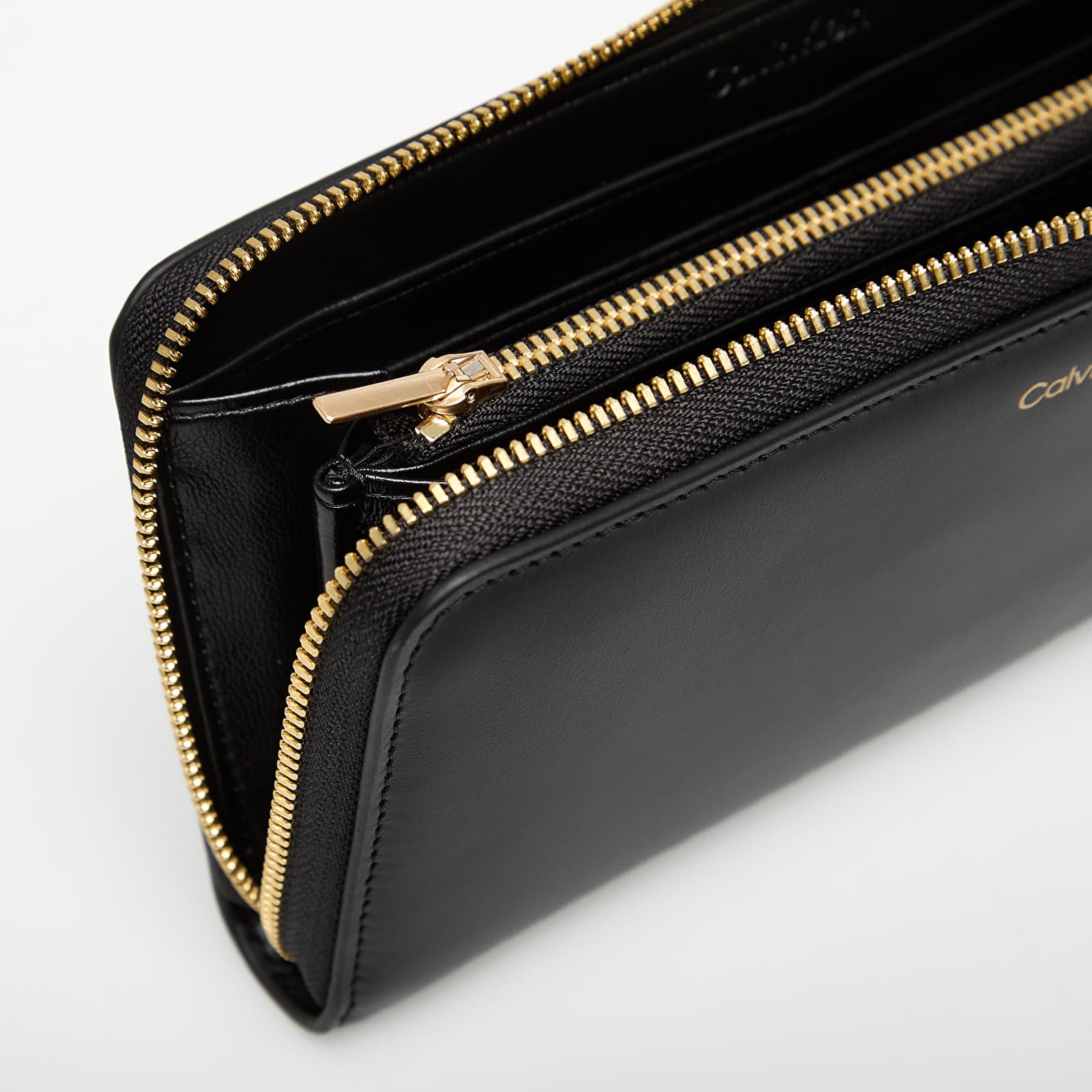 Peňaženky Calvin Klein Large Zip Around Black