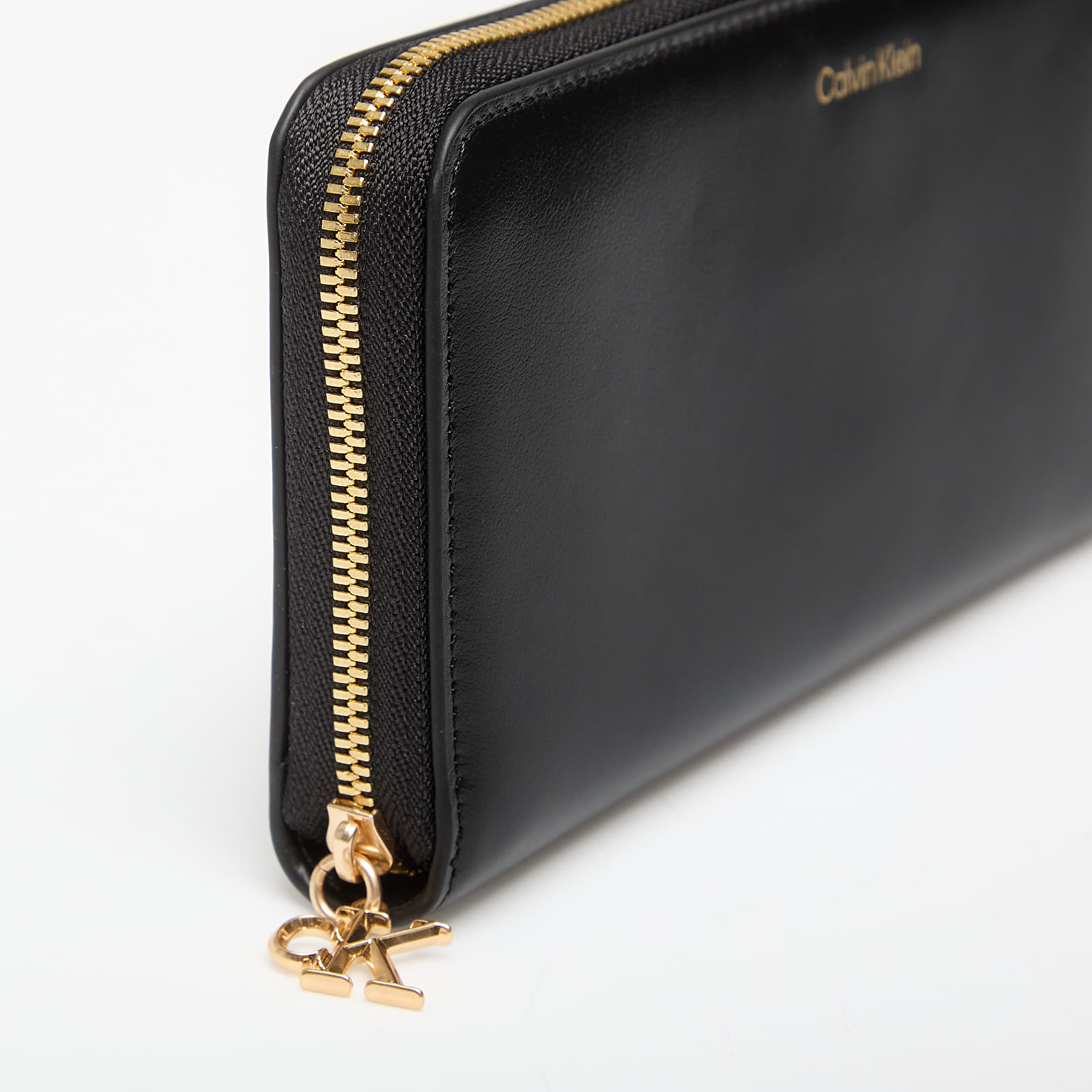 Peňaženky Calvin Klein Large Zip Around Black