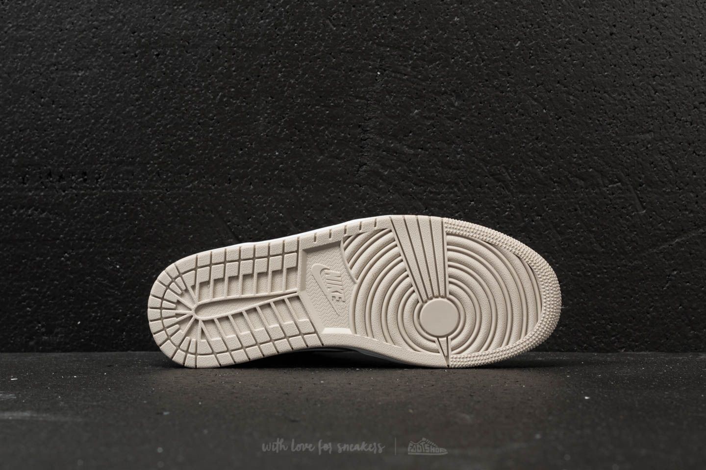 Buty męskie Air Jordan 1 Mid Desert Sand/ White-Black