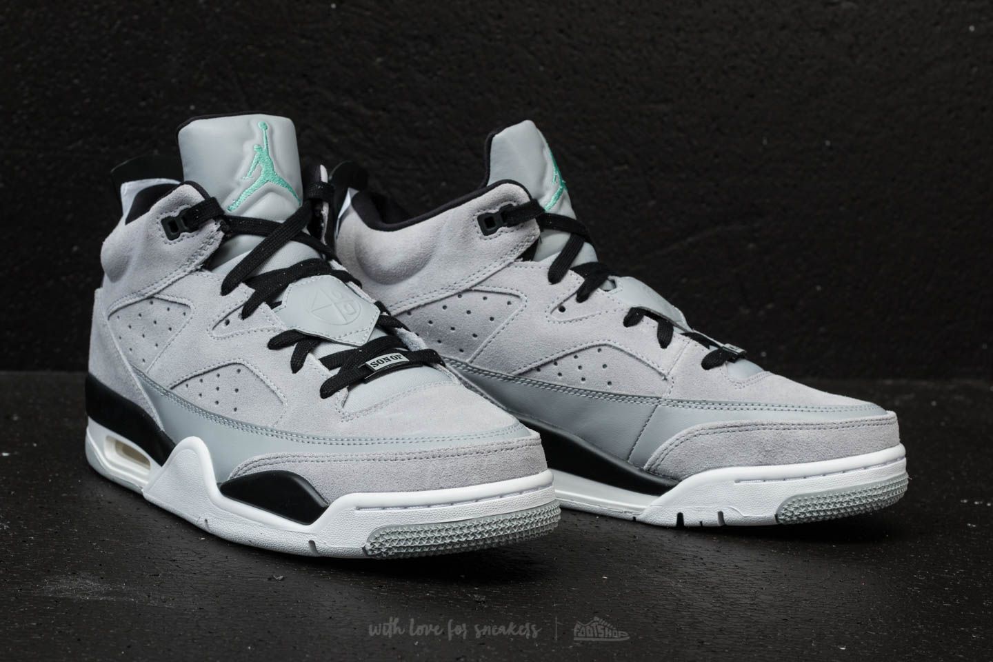 Nike air jordan son sales of low wolf grey