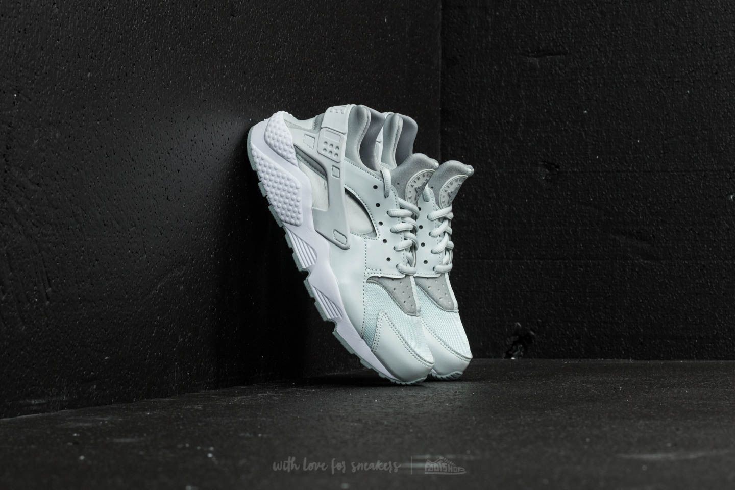 Női cipők Nike Wmns Air Huarache Run Barely Grey/ Light Pumice-White