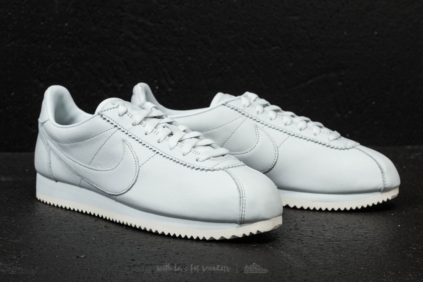 Cortez nike off white deals