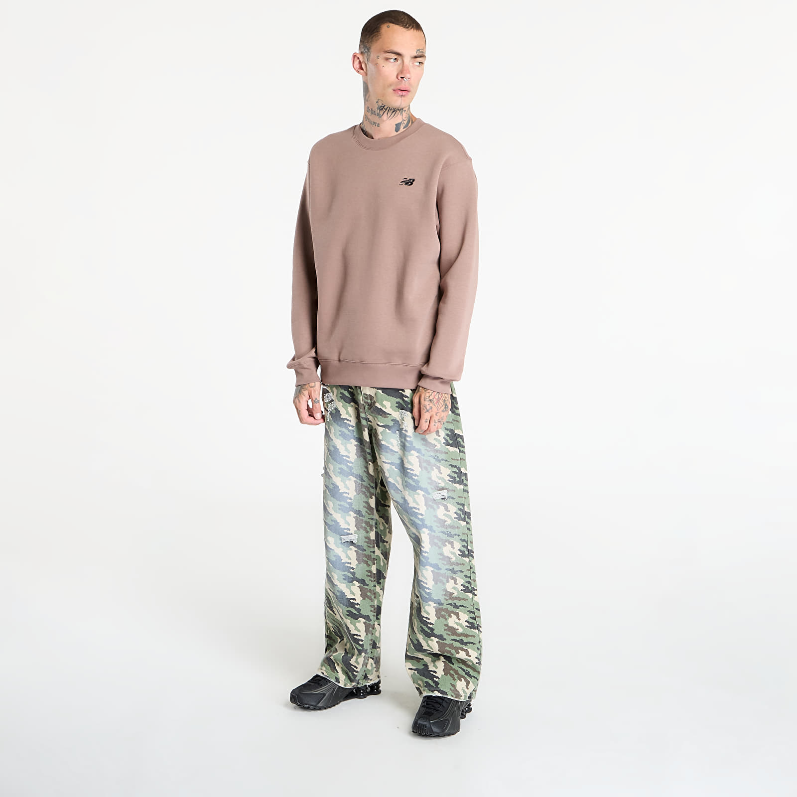 Hoodies och sweatshirts New Balance Linear Graphic Fleece Crew Earth Shadow
