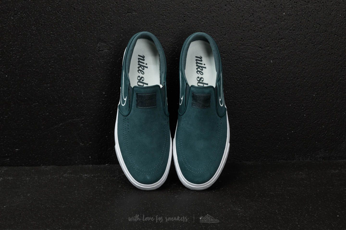 Nike janoski slip on nero clearance