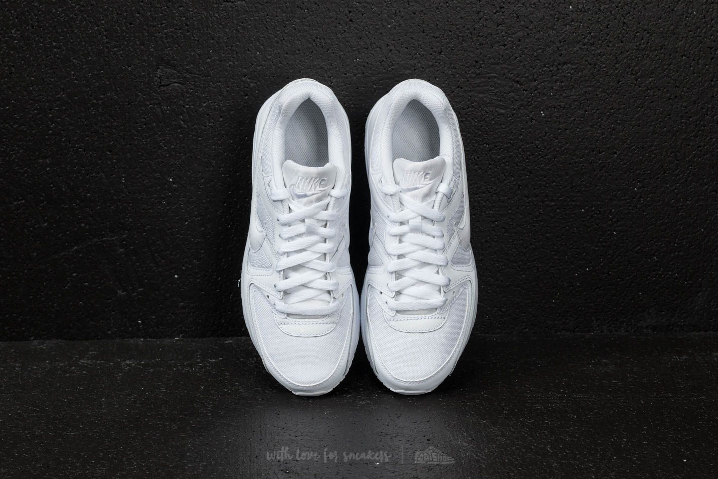 Air max discount command flex white