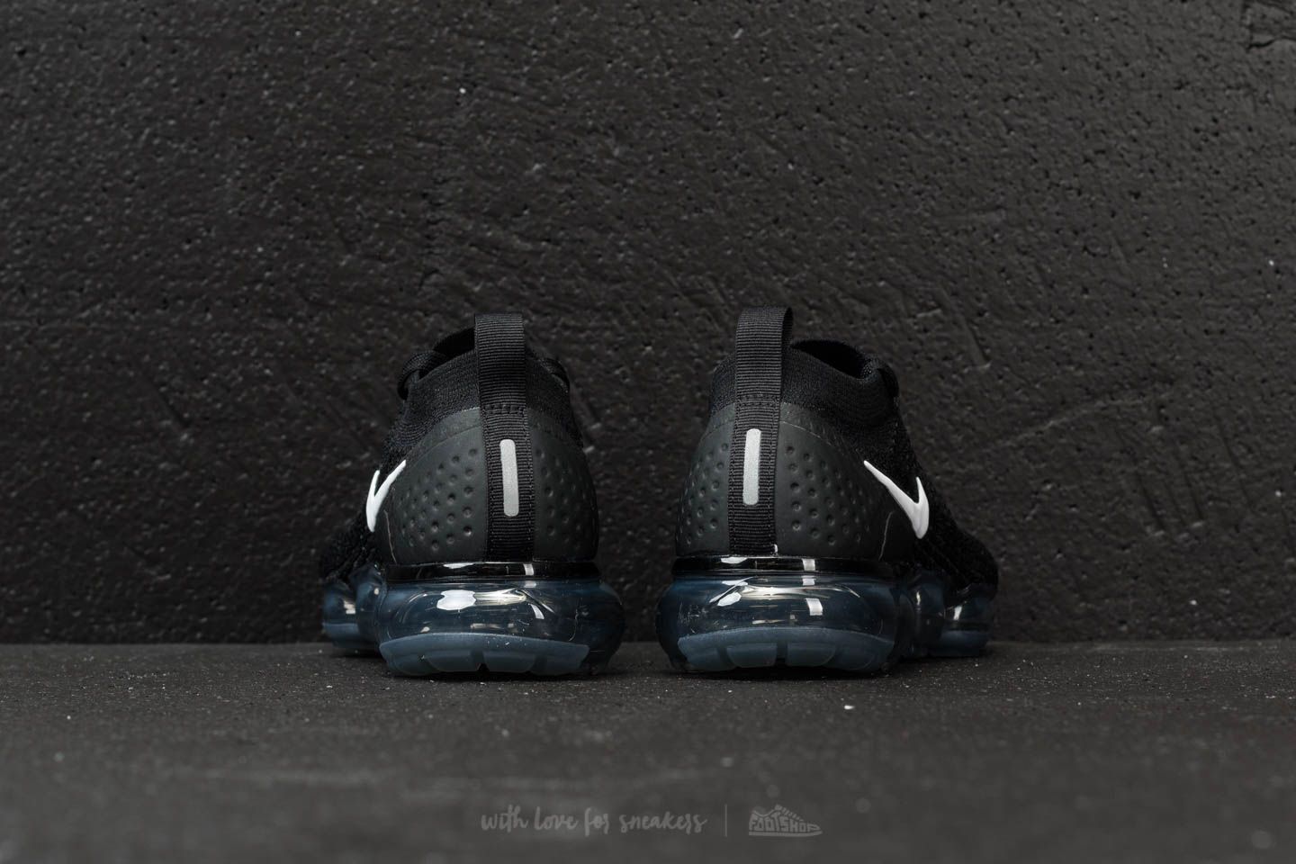 Sko til kvinder Nike W Air Vapormax Flyknit 2 Black/ White/ Dark Grey