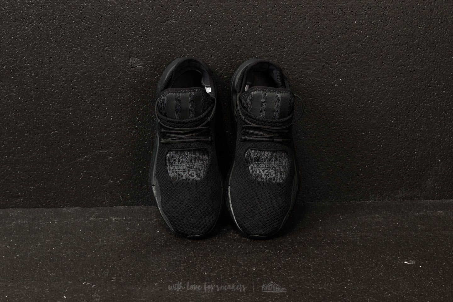 Black saikou store