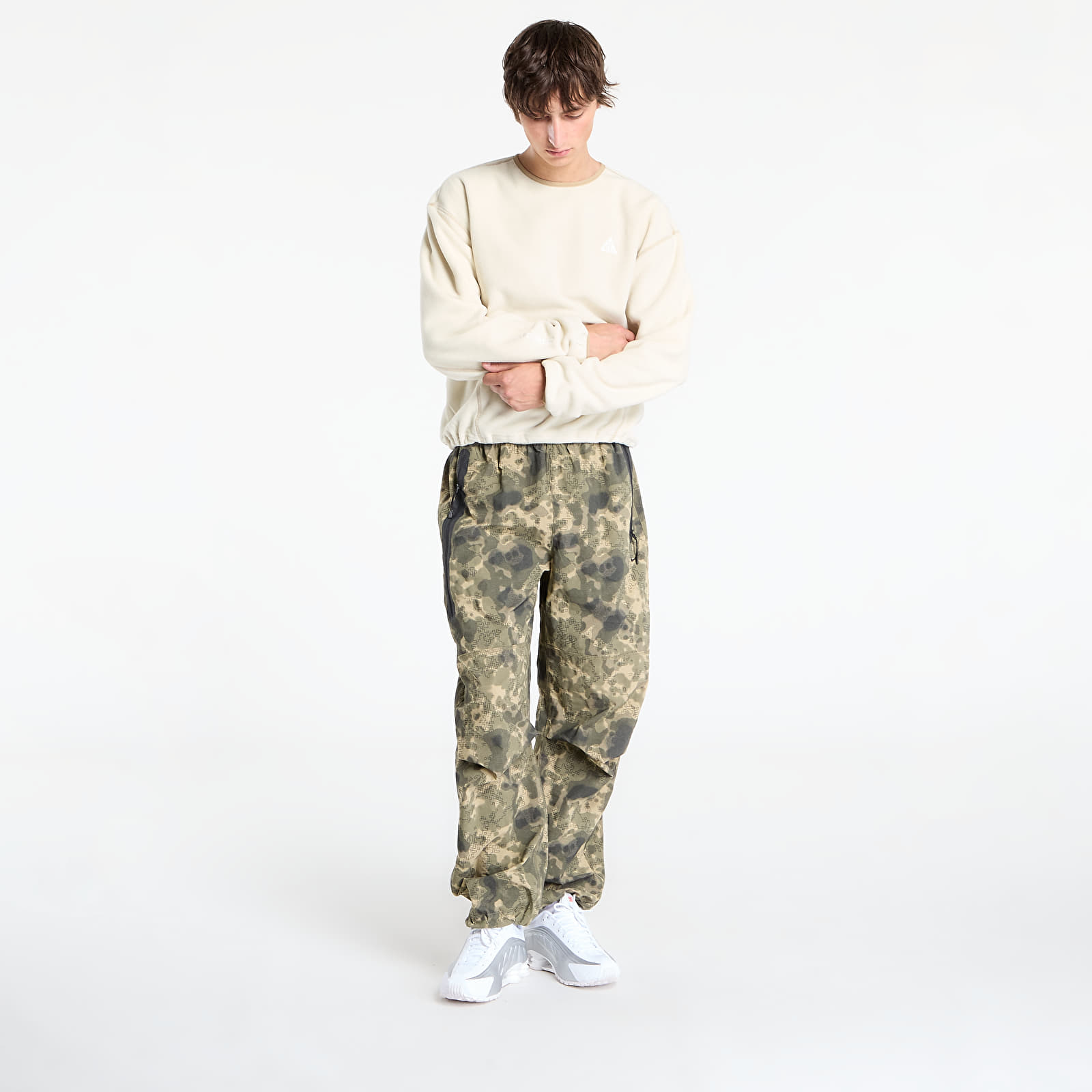 Kapucnis pulóverek és pulcsik Nike ACG "Wolf Tree" Crew Lt Khaki/ Parachute Beige/ Summit White