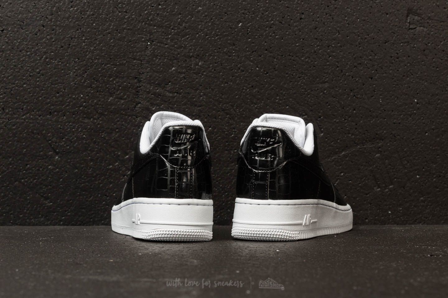 Damen Sneaker und Schuhe Nike Air Force 1 ´07 Essential WMNS Black/ Black-White