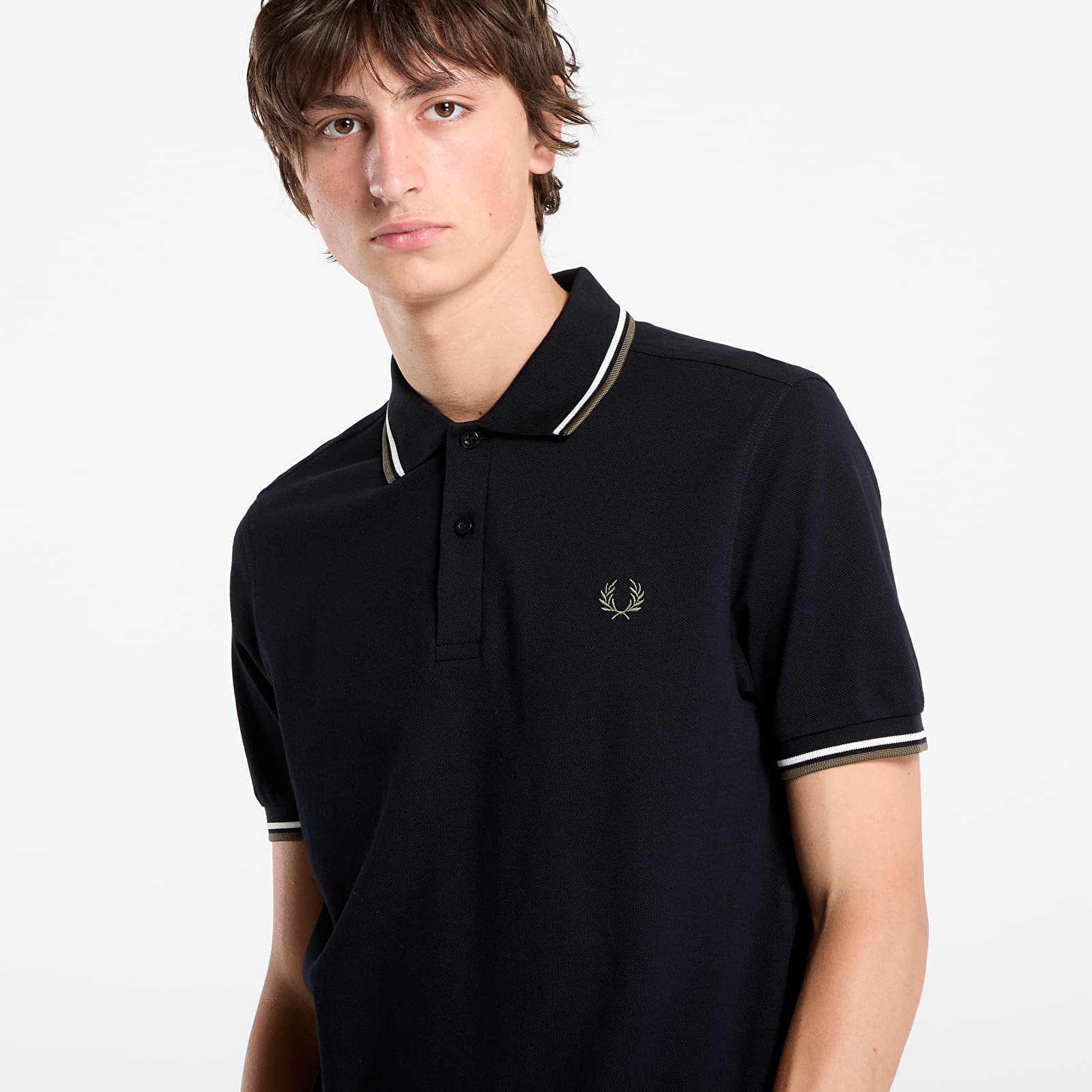 Trička FRED PERRY Twin Tipped Fred Perry Shirt Blk/ Ecr/ Lrlwgren