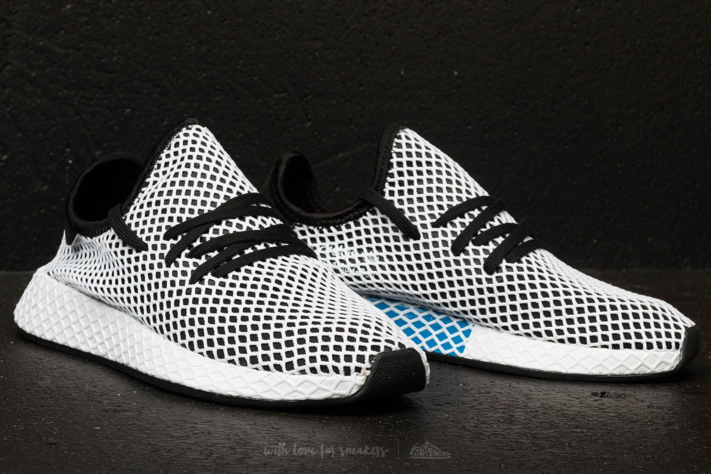 Chaussures et baskets homme adidas Deerupt Runner Core Black/ Core Black/  Ftw White | Footshop