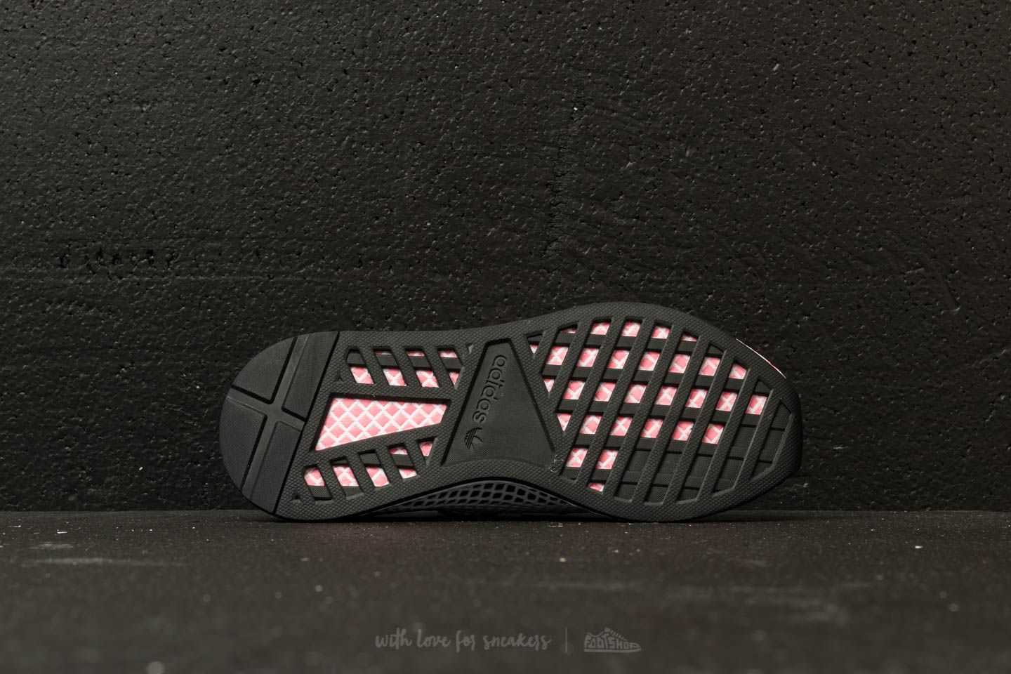 Women's shoes adidas Deerupt Runner W Core Black/ Core Black/ Chalk Pink