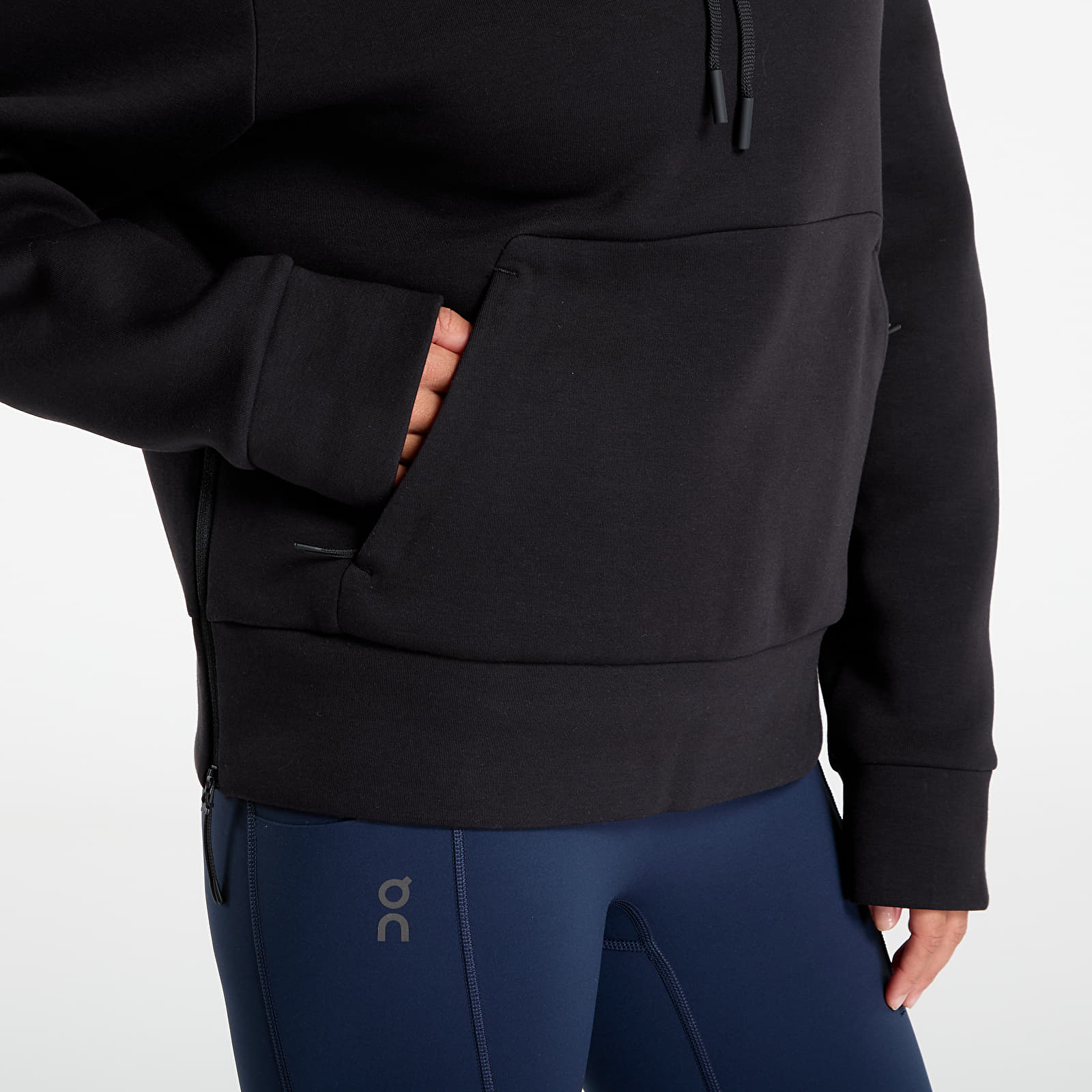 Kapucnis pulóverek és pulcsik On Focus Tech Hoodie Black