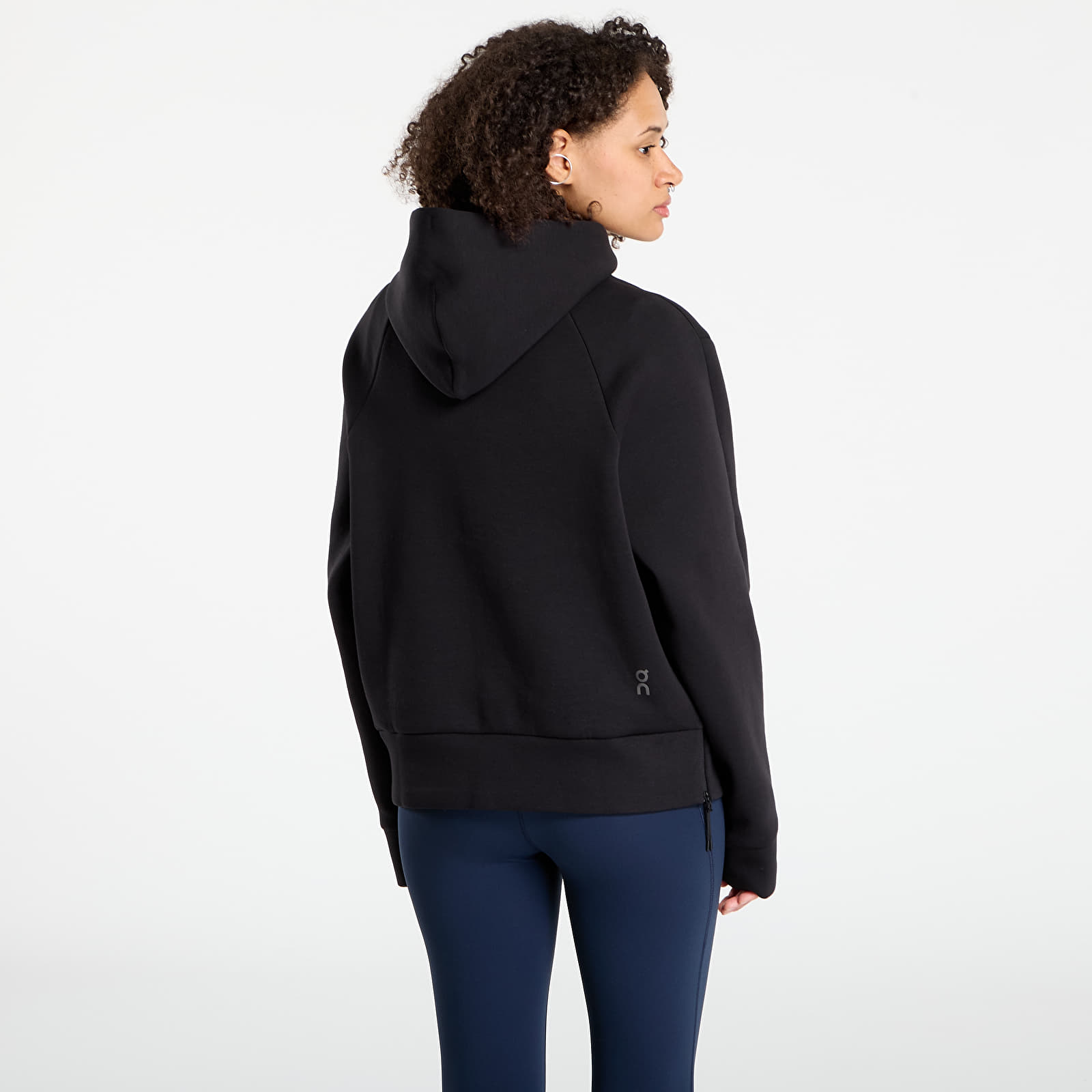 Kapucnis pulóverek és pulcsik On Focus Tech Hoodie Black