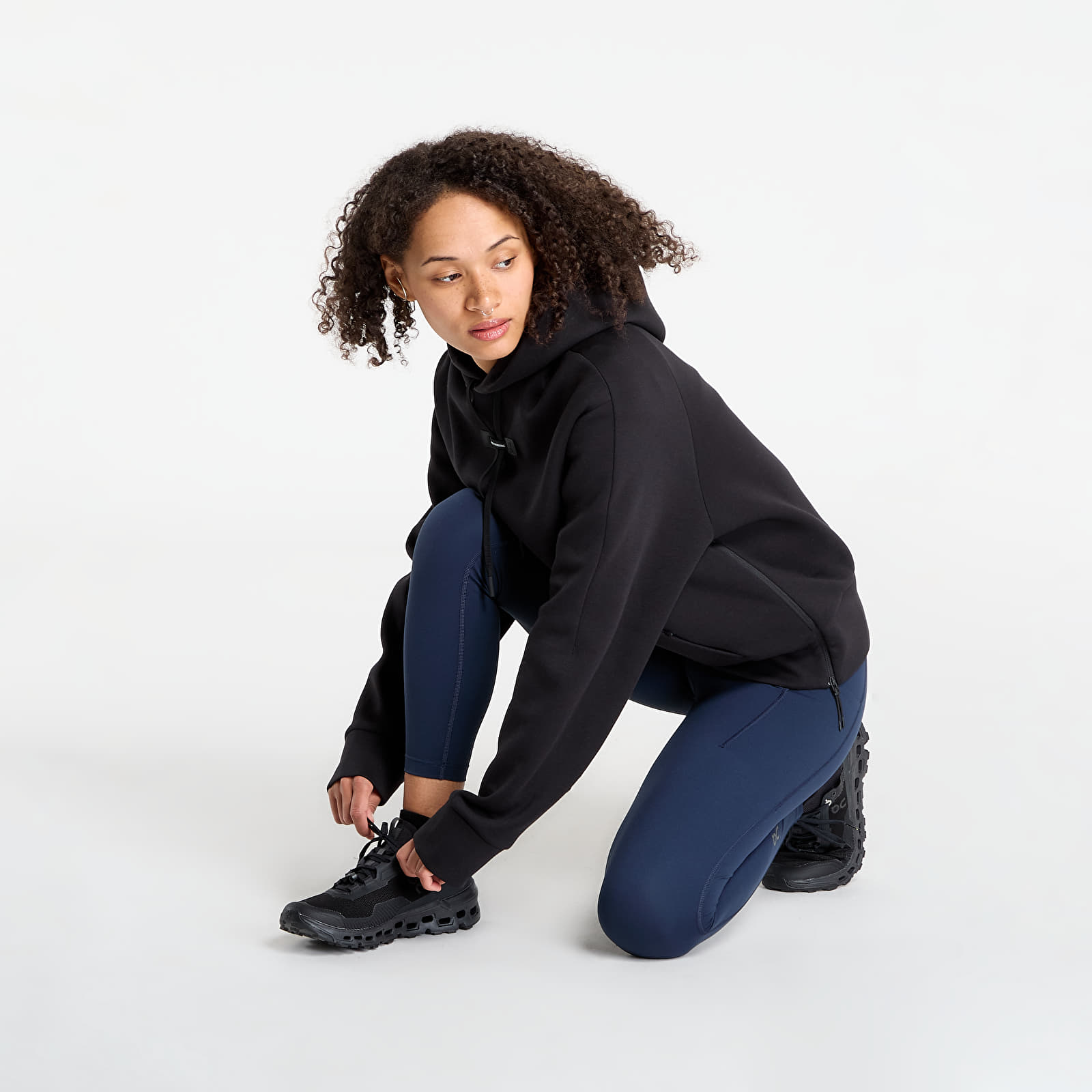 Kapucnis pulóverek és pulcsik On Focus Tech Hoodie Black