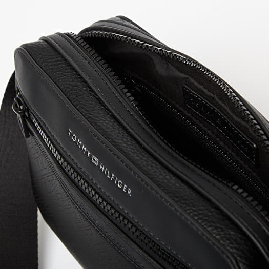 Men's Shoulder Bags Tommy Hilfiger Monogram Ew Reporter Black