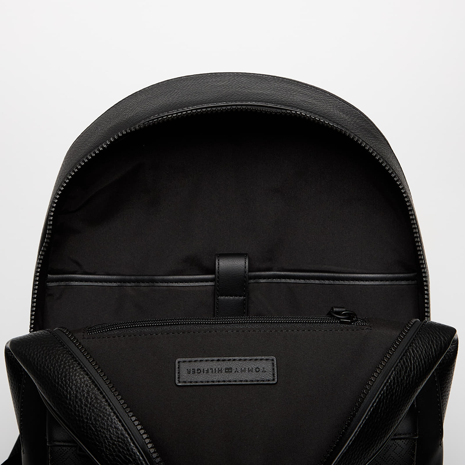 Ryggsekker for menn Tommy Hilfiger Monogram Backpack Black