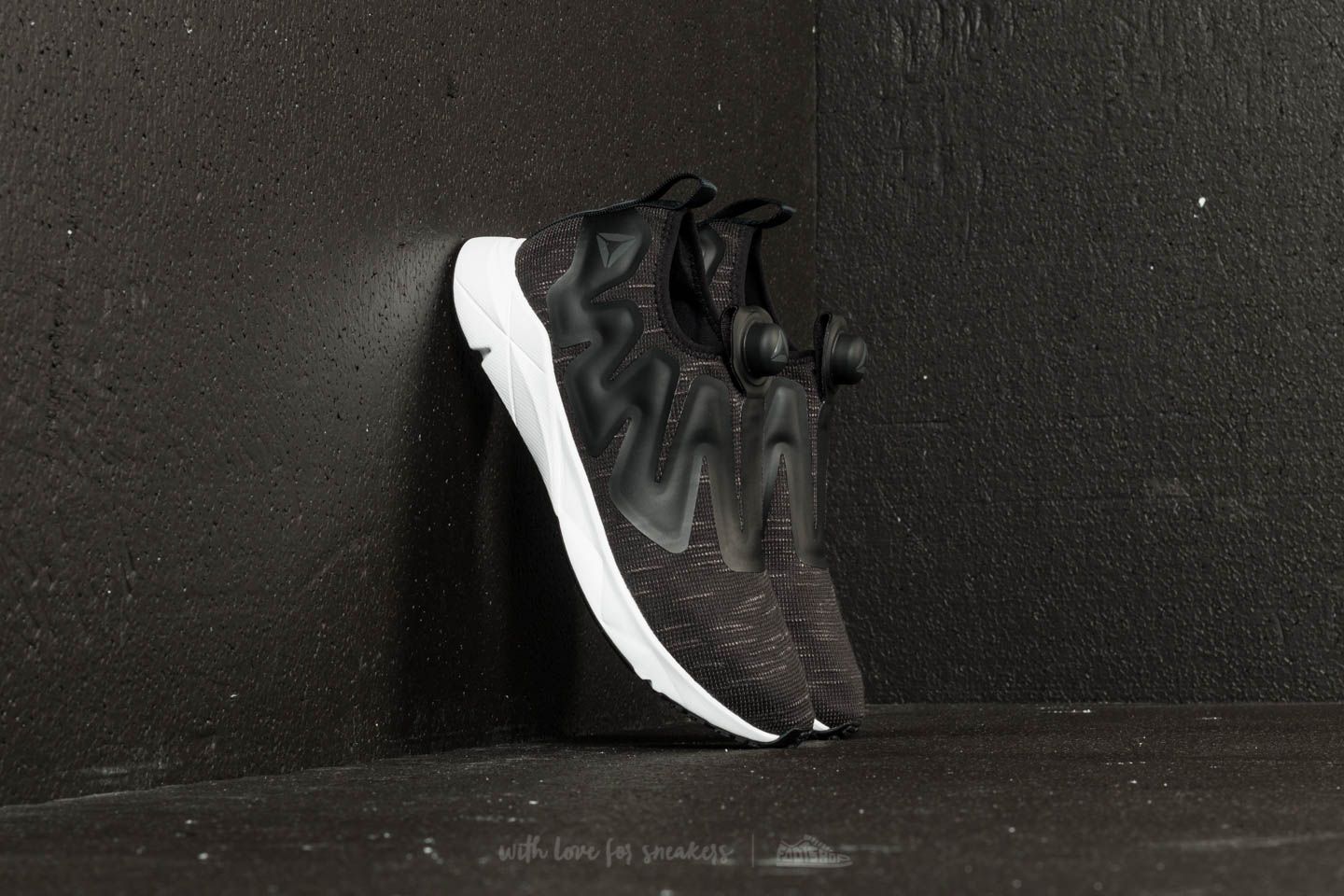 Reebok pump sale supreme dist