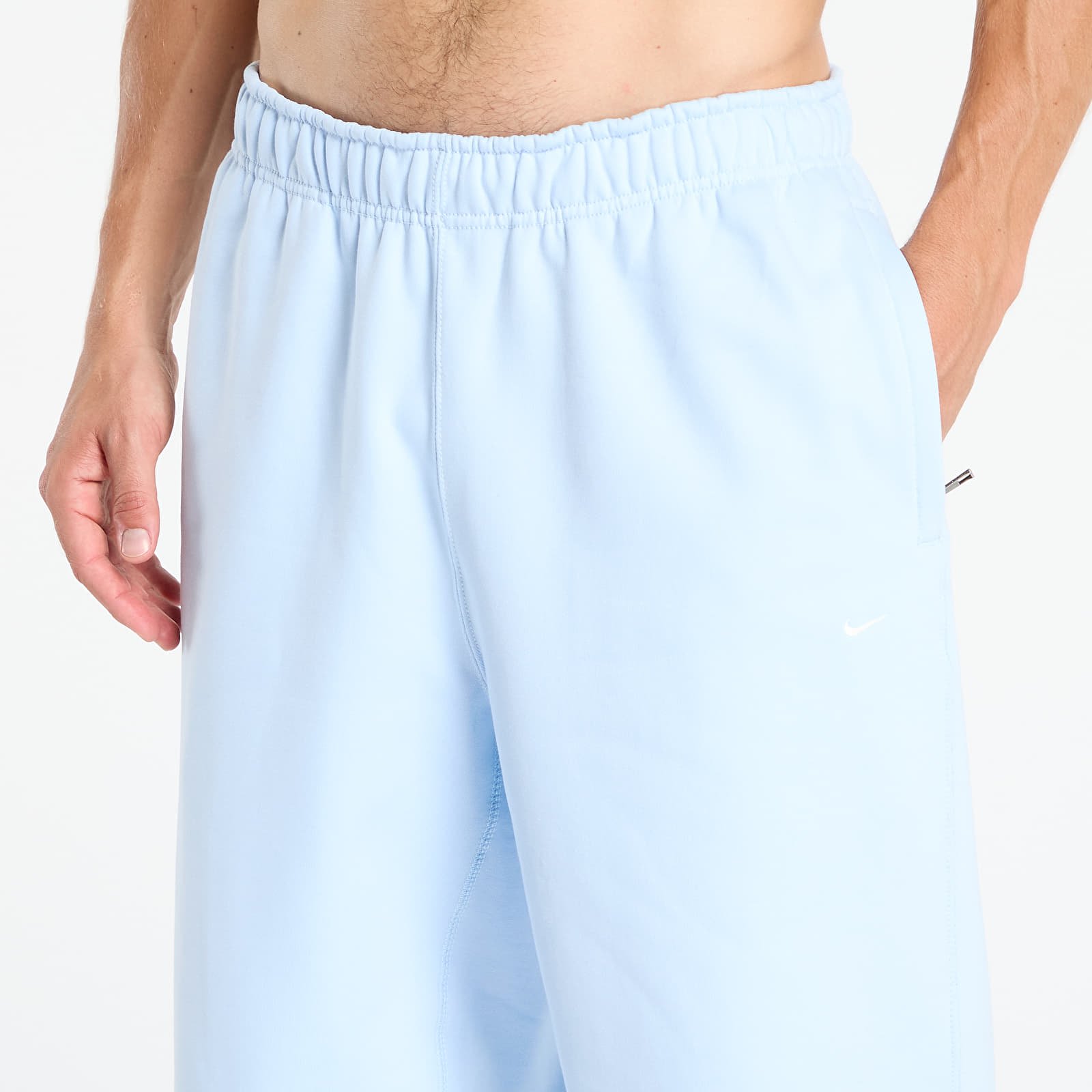 Vīriešu treniņbikses Nike Solo Swoosh Men's Cuffed Fleece Pants Celestine Blue/ Celestine Blue/ White