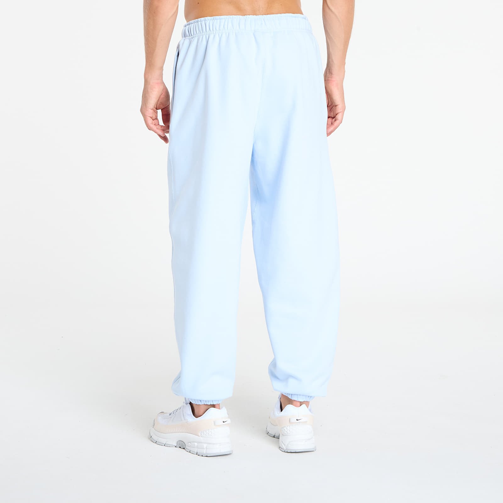 Vīriešu treniņbikses Nike Solo Swoosh Men's Cuffed Fleece Pants Celestine Blue/ Celestine Blue/ White