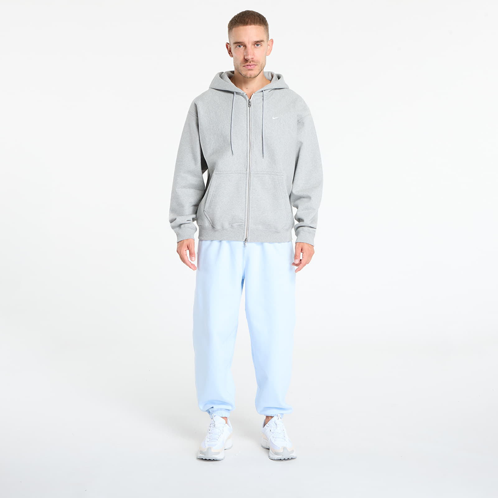 Vīriešu treniņbikses Nike Solo Swoosh Men's Cuffed Fleece Pants Celestine Blue/ Celestine Blue/ White