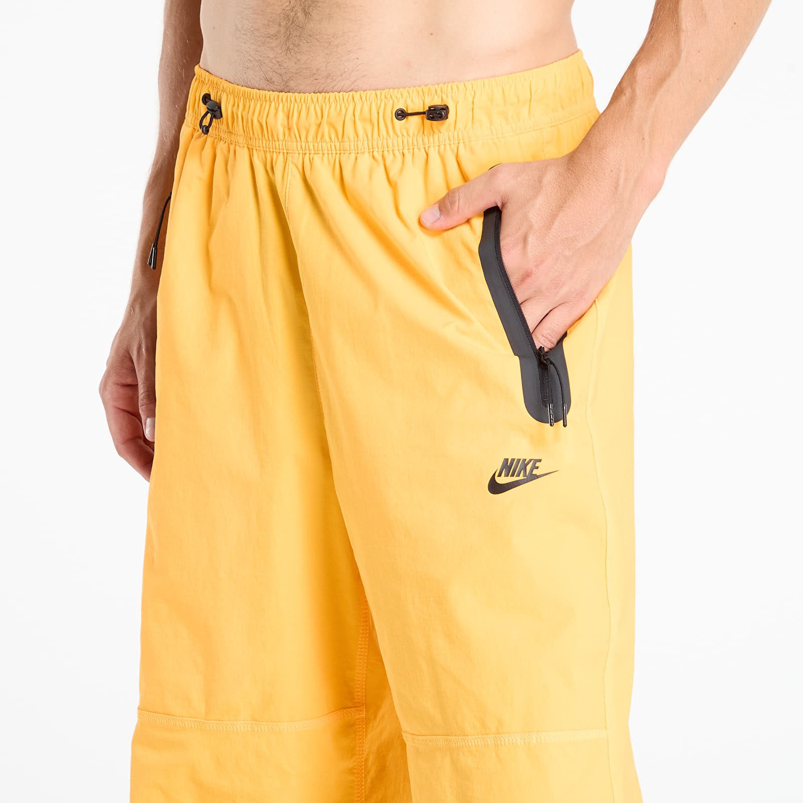 Men's trousers Nike Tech Men's Woven Pants Sundial