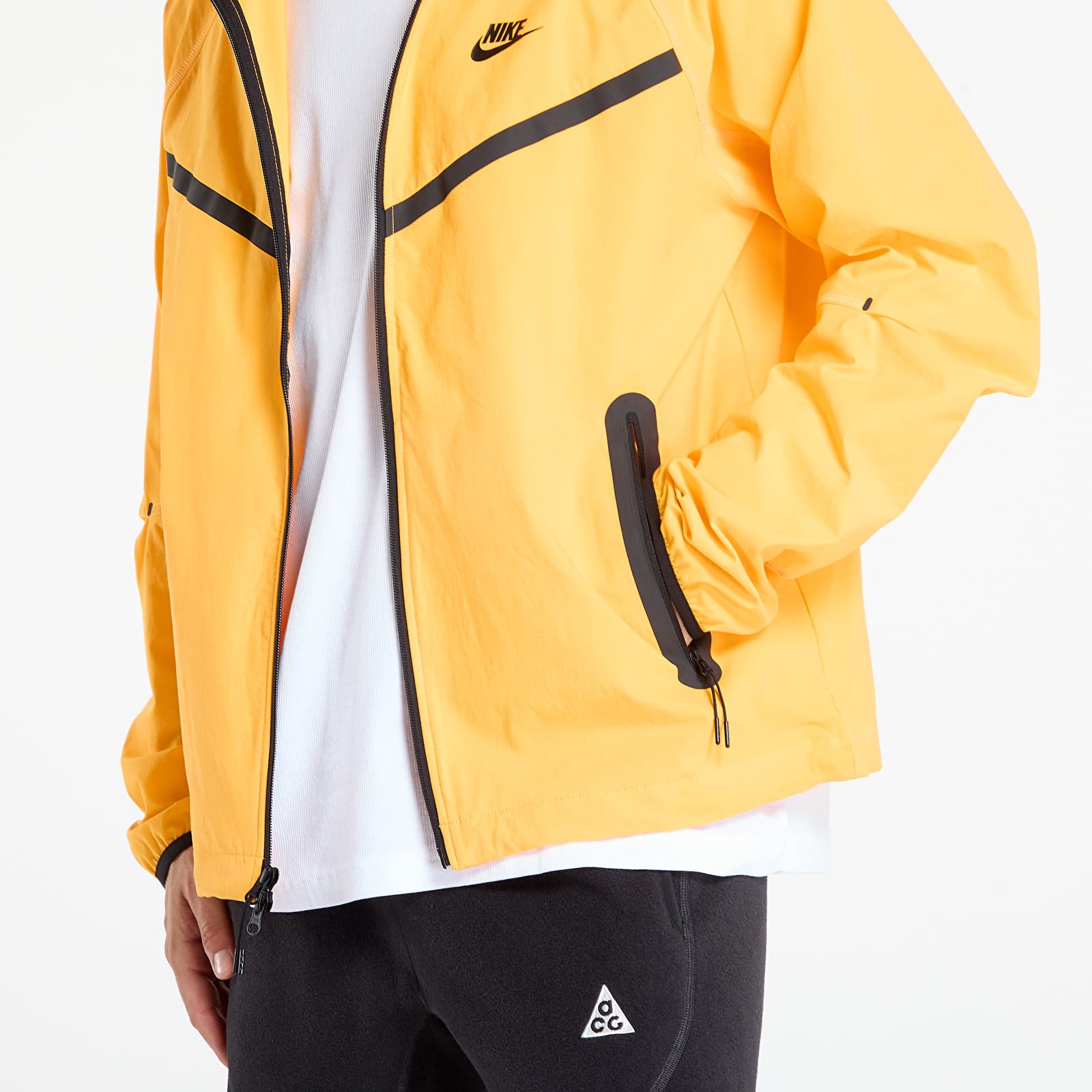 Men's jackets Nike Tech Men's Woven Full-Zip Windrunner Jacket Sundial