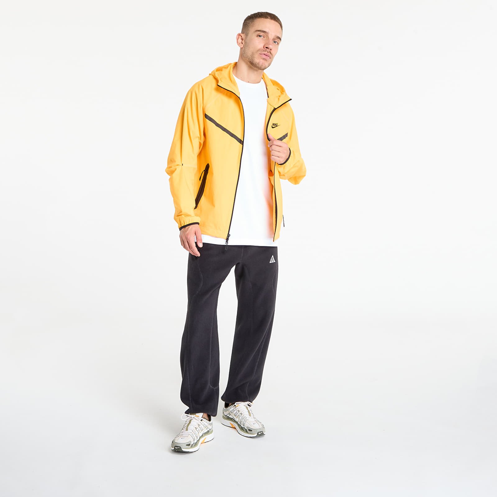 Men's jackets Nike Tech Men's Woven Full-Zip Windrunner Jacket Sundial