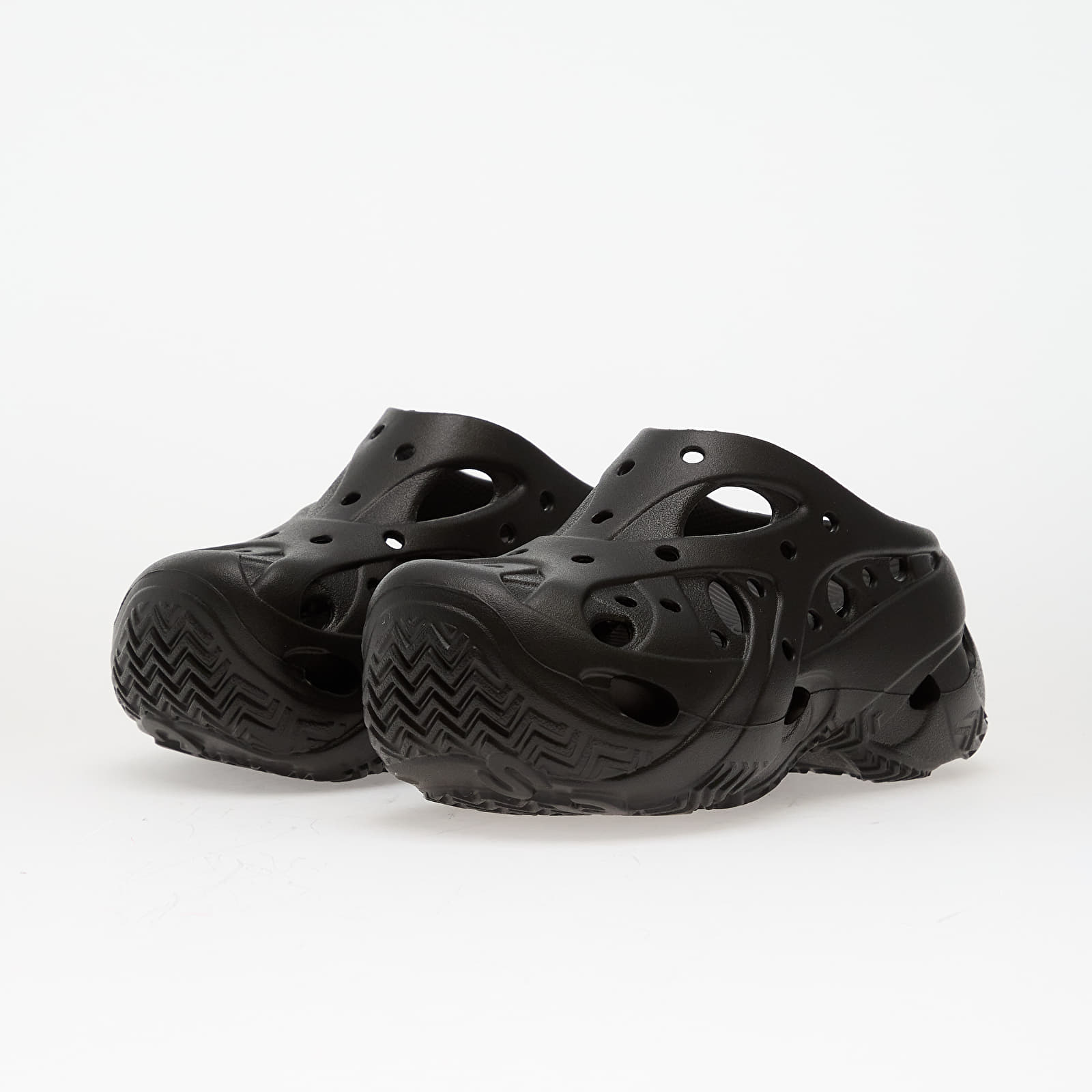 Moteriška avalynė Crocs Caged Clog Black