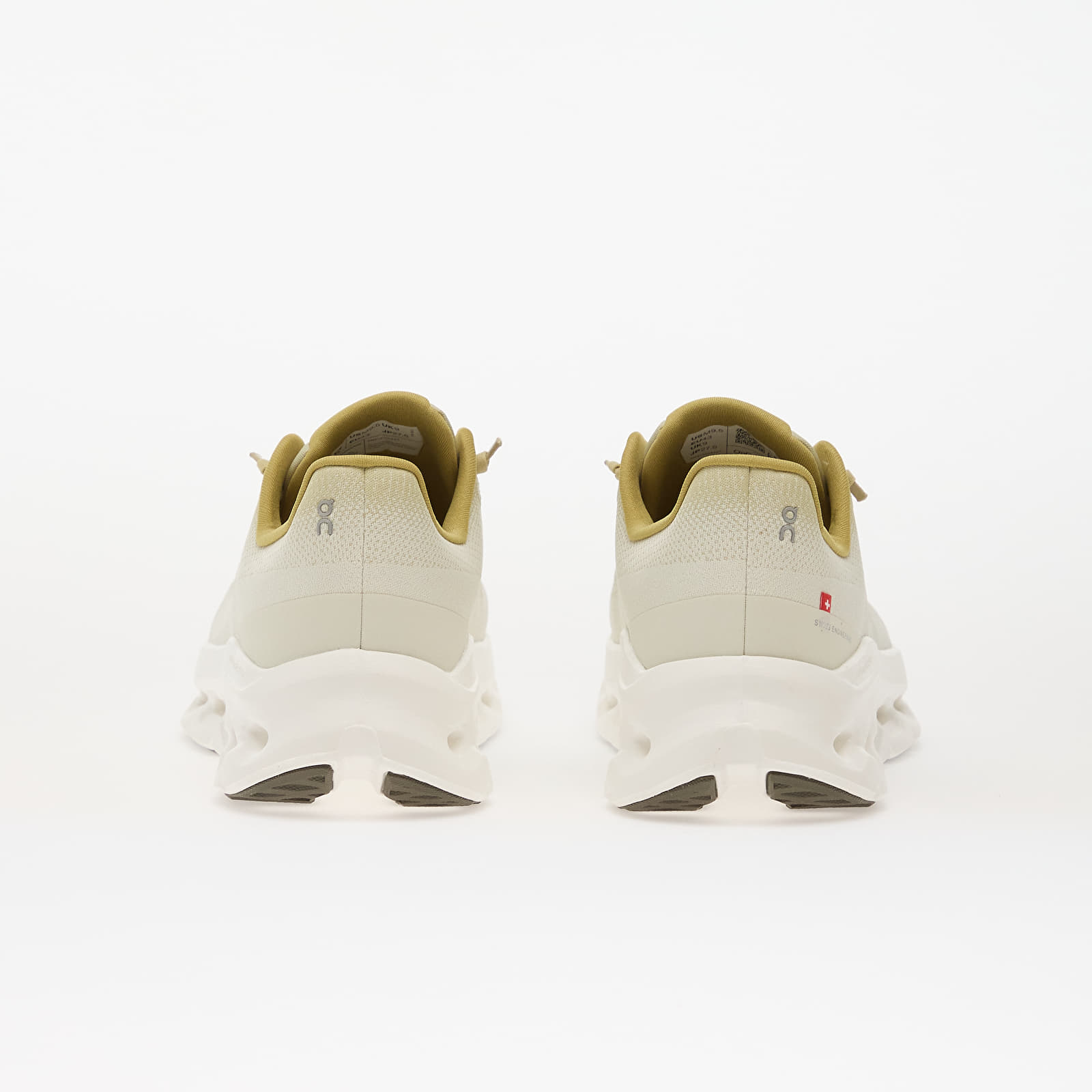 Men's shoes On M Cloudtilt Caper/ Ghost