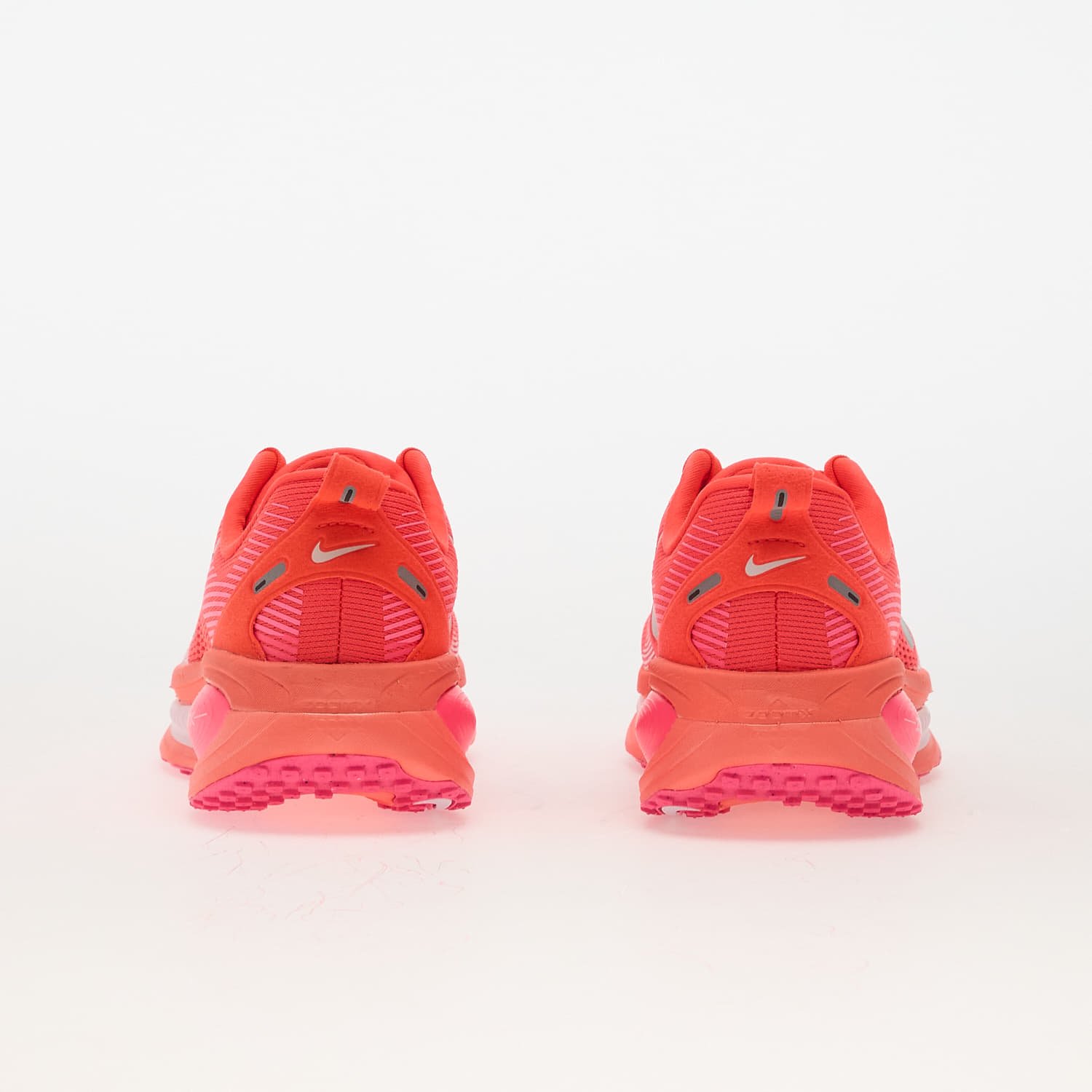 Női cipők Nike W Vomero 18 Brt Crimson/ White-Hyper Pink-Pink Foam