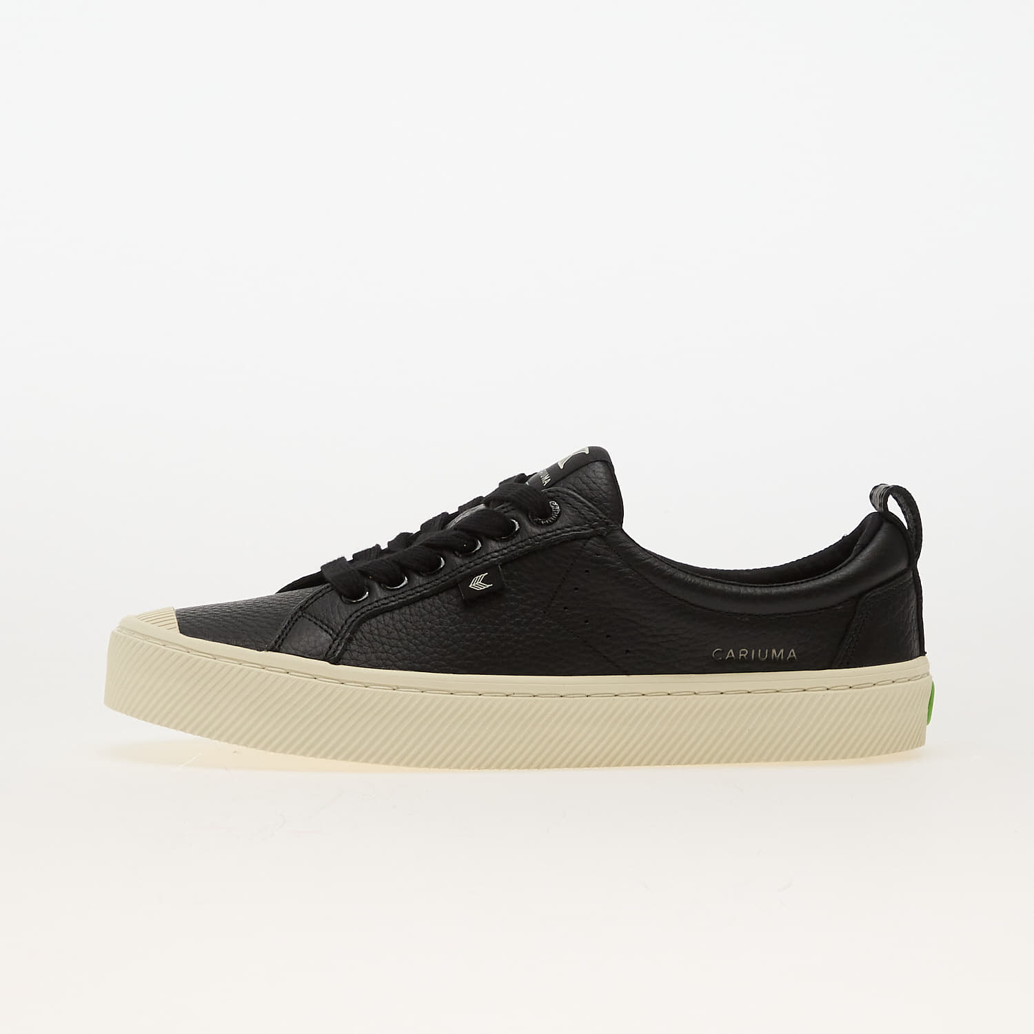 Férfi cipők Cariuma M Oca Low Black