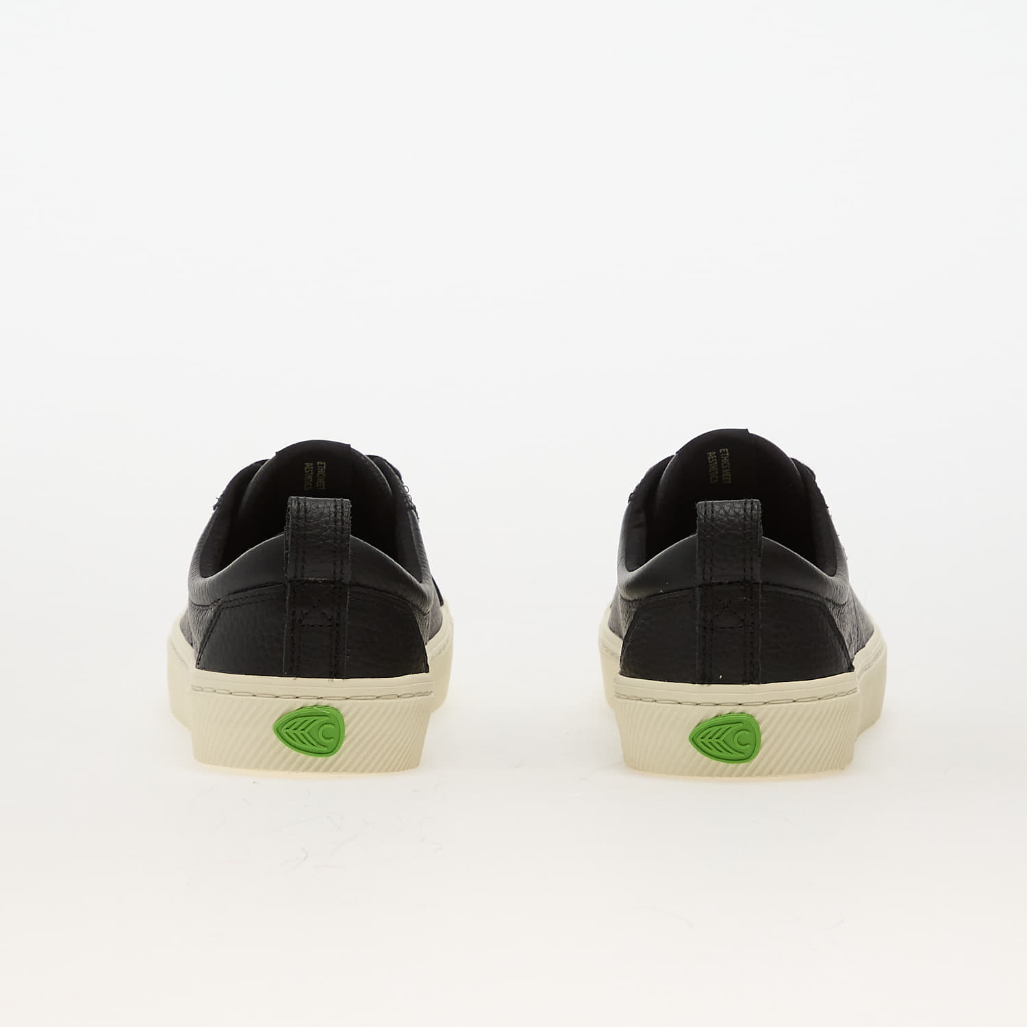 Férfi cipők Cariuma M Oca Low Black