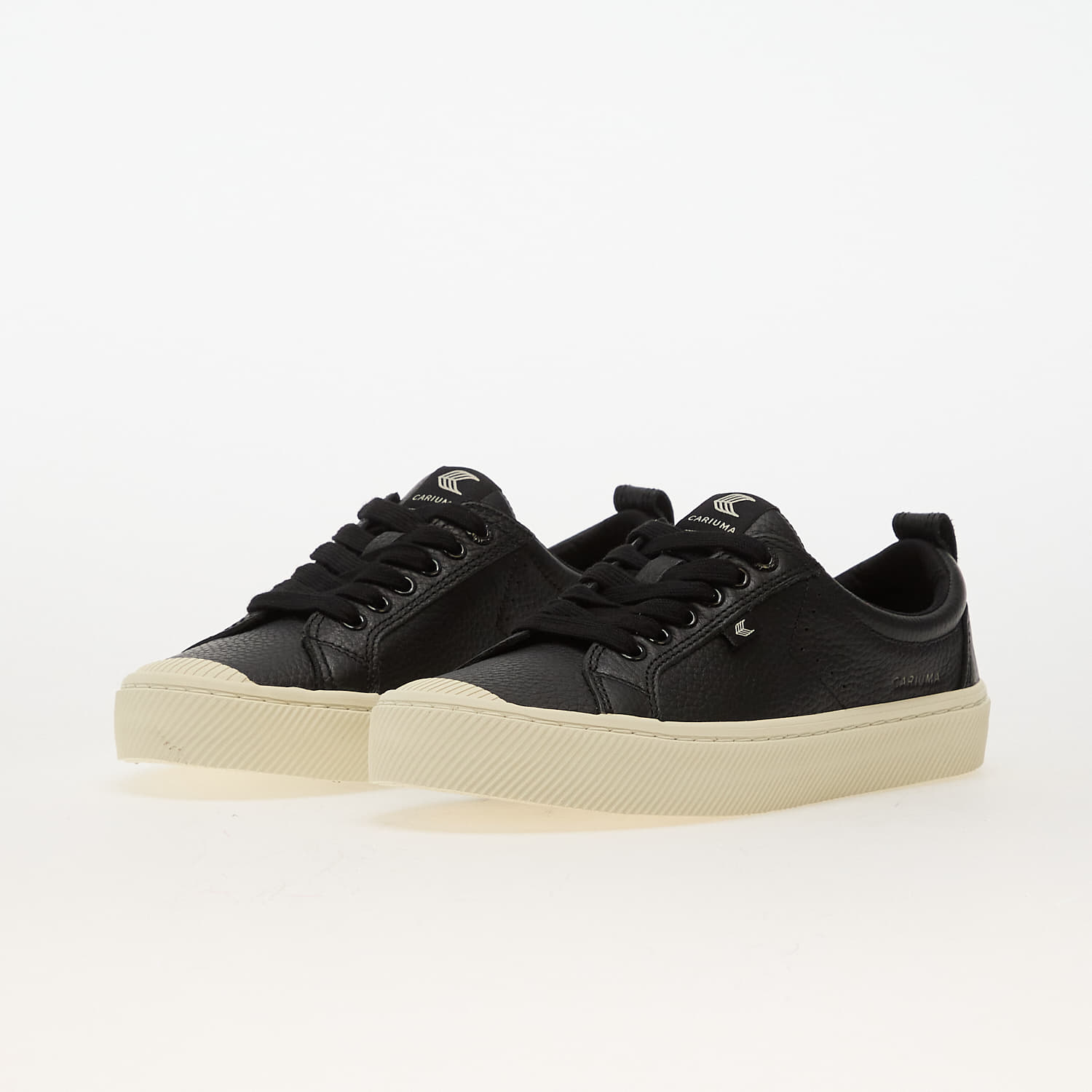 Férfi cipők Cariuma M Oca Low Black