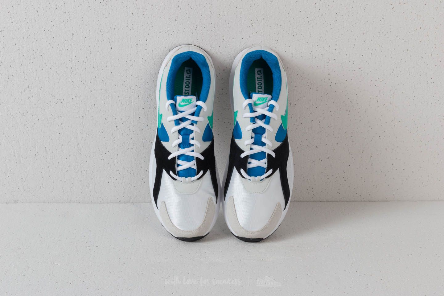 Nike pantheos trainers in white 916776-101 deals