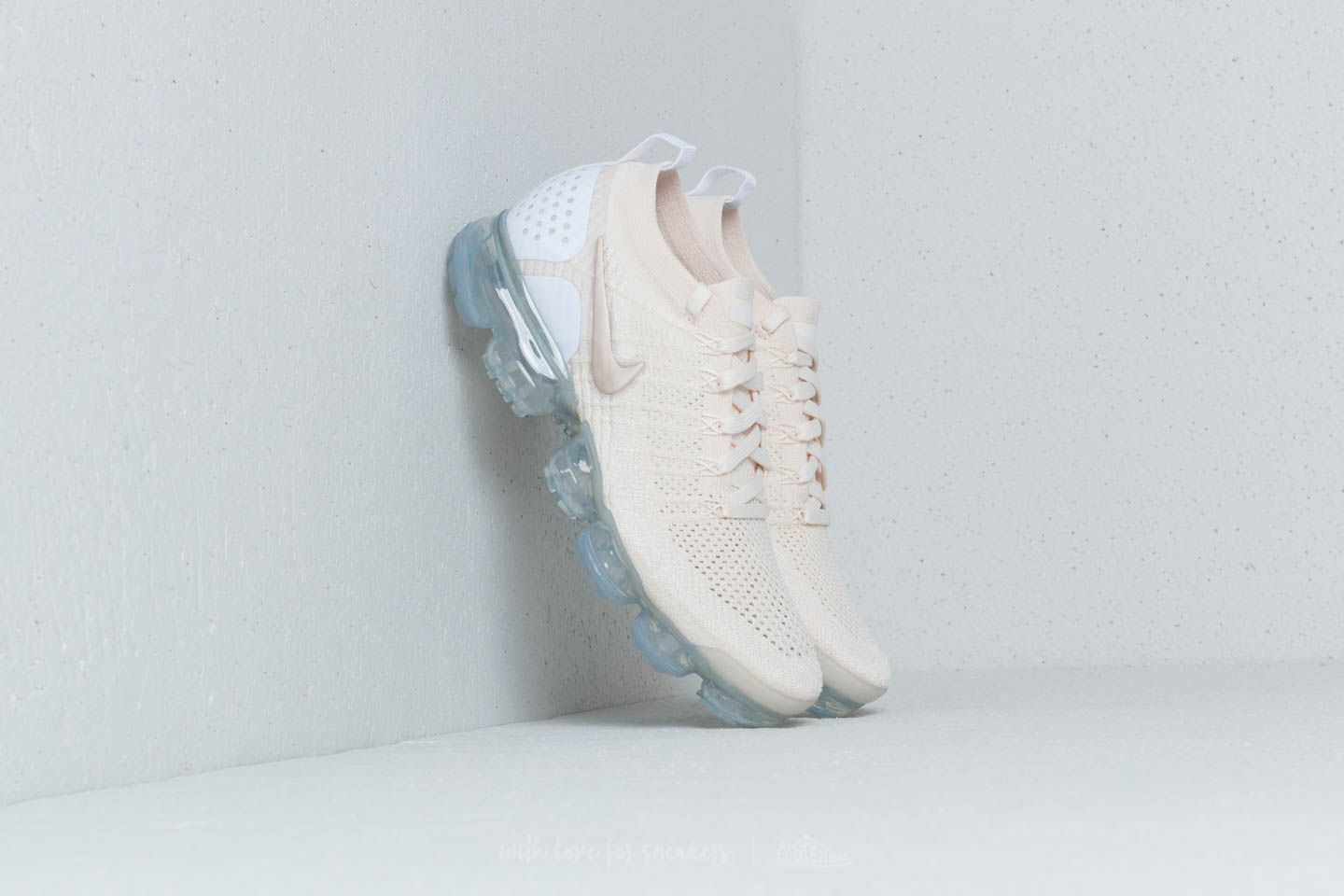Ladies vapormax flyknit 2 best sale