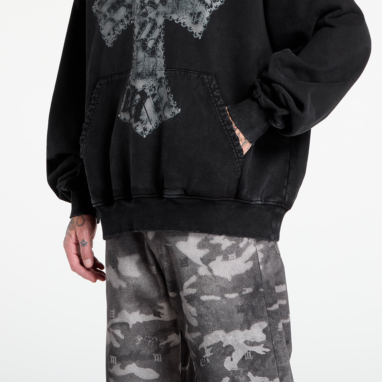 Džemperiai su gobtuvais ir džemperiai MISBHV Goth Hoodie Black