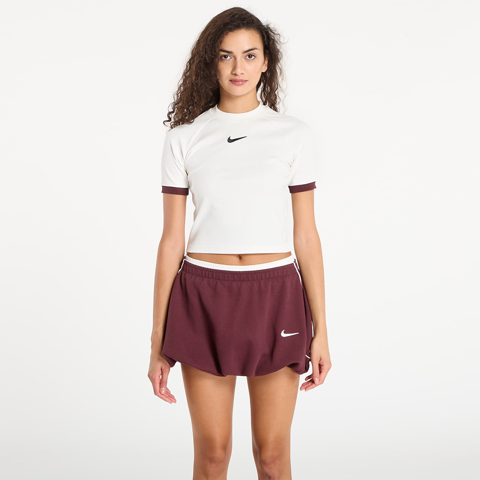 Top donna Nike W Ss Fitted Top Sail/ Burgundy Crush