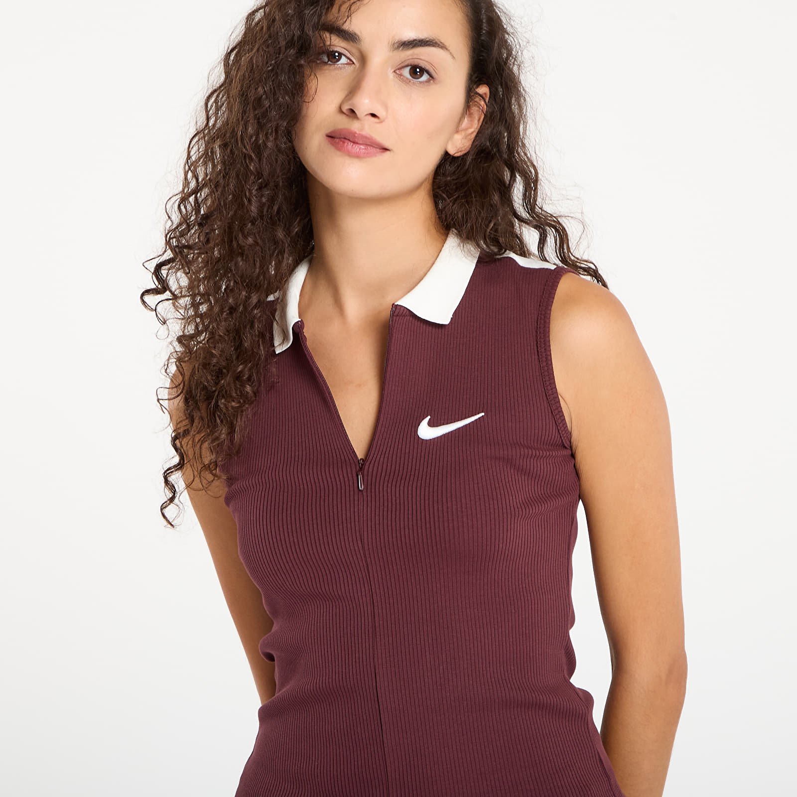 Women's tank tops Nike W Fitted Tank Burgundy Crush/ Sail