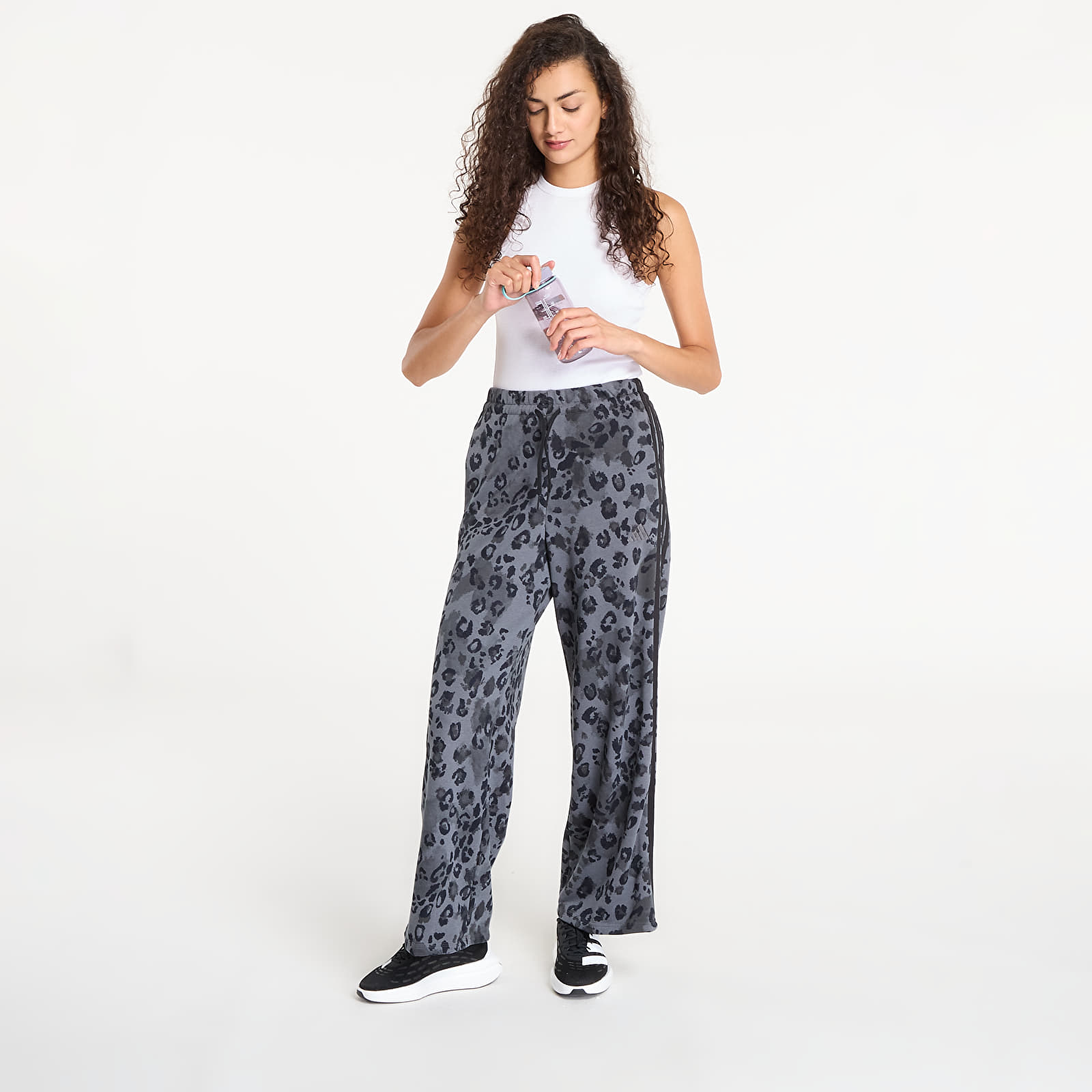 Ženske trenirke adidas W Animal Print 3 Stripes Open Hem Joggers Multicolor/ Grey Five