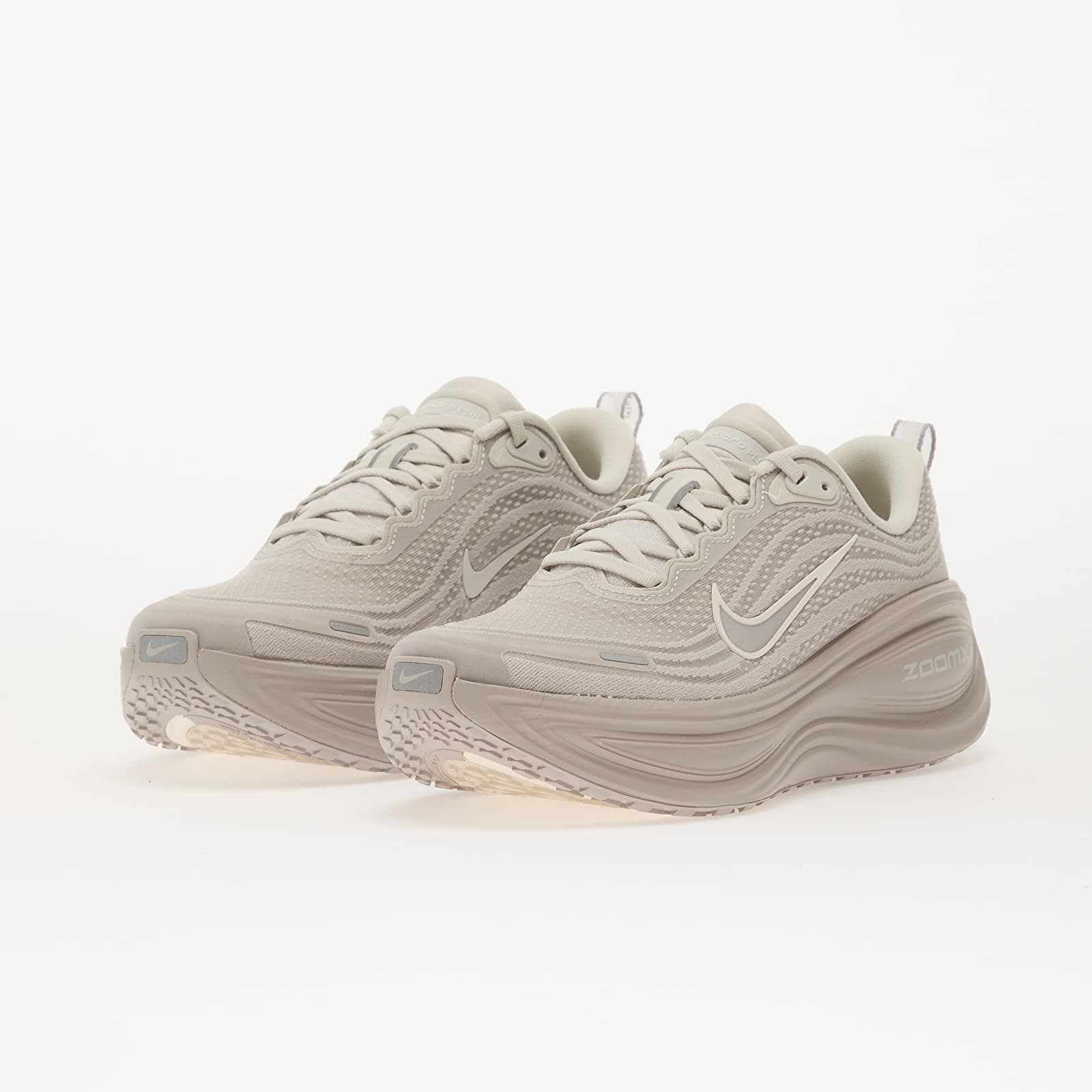 Vyriška avalynė Nike Vomero Plus Lt Bone/ Phantom-Lt Iron Ore-Mtlc Silver