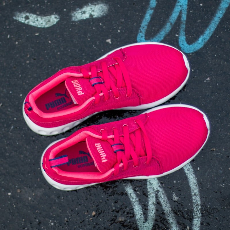 Puma carson runner pink top