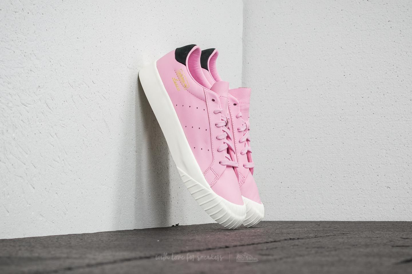Adidas everyn pink hotsell