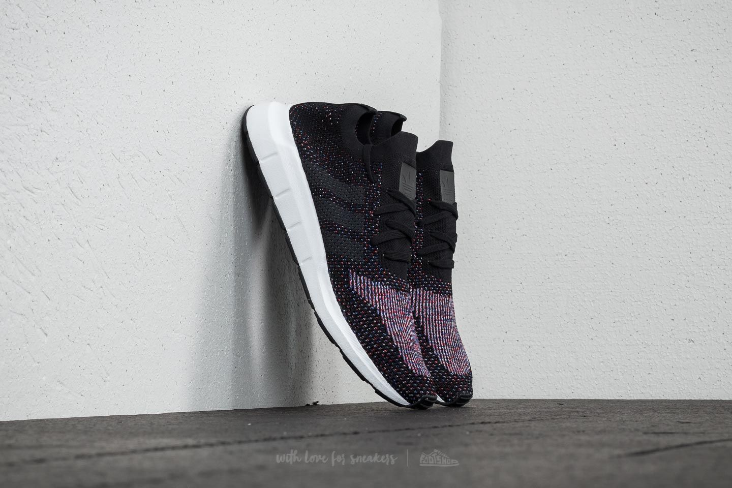 Swift run shop primeknit core black