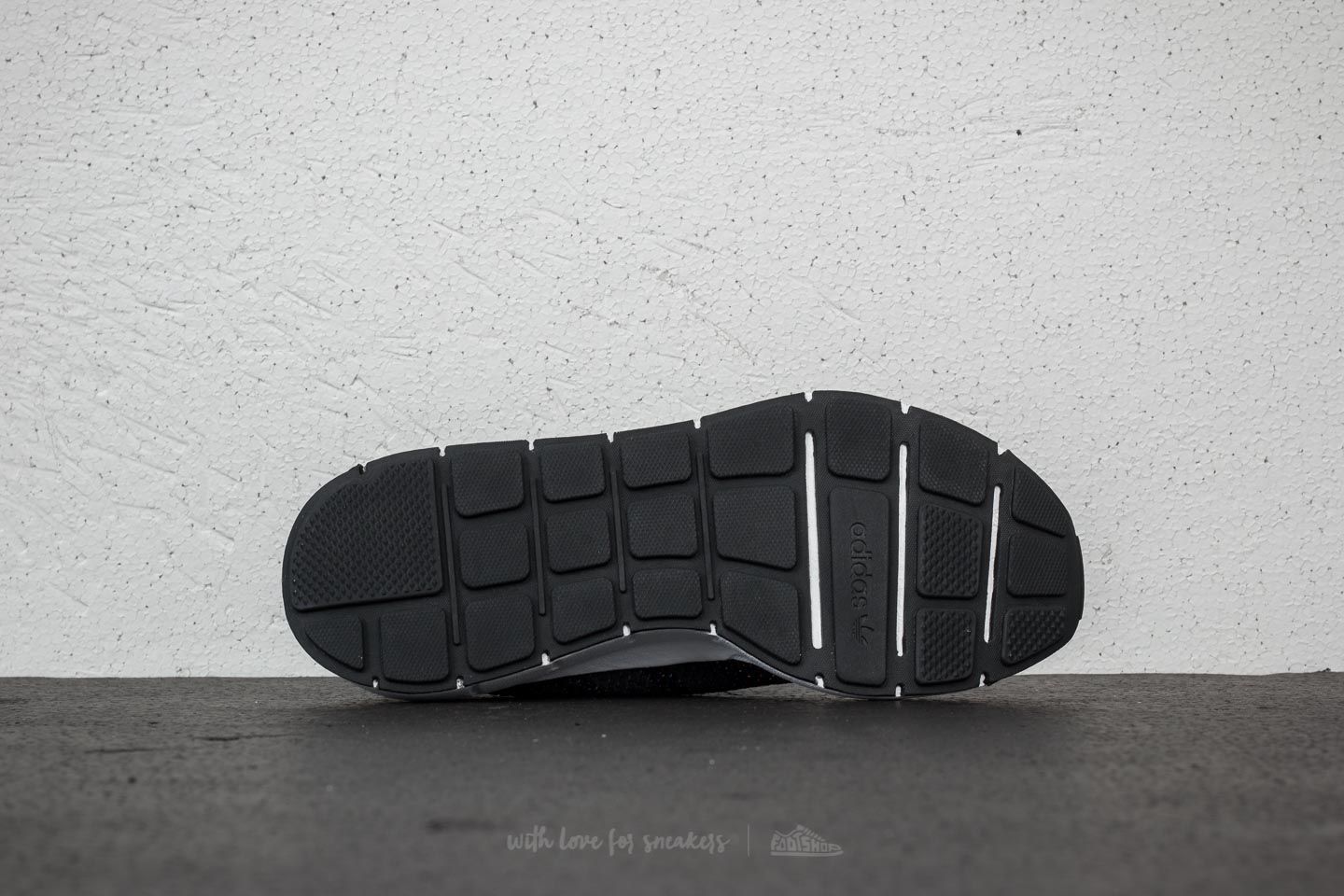 Miesten kengät adidas Swift Run Primeknit Core Black/ Grefiv/ Mgrey