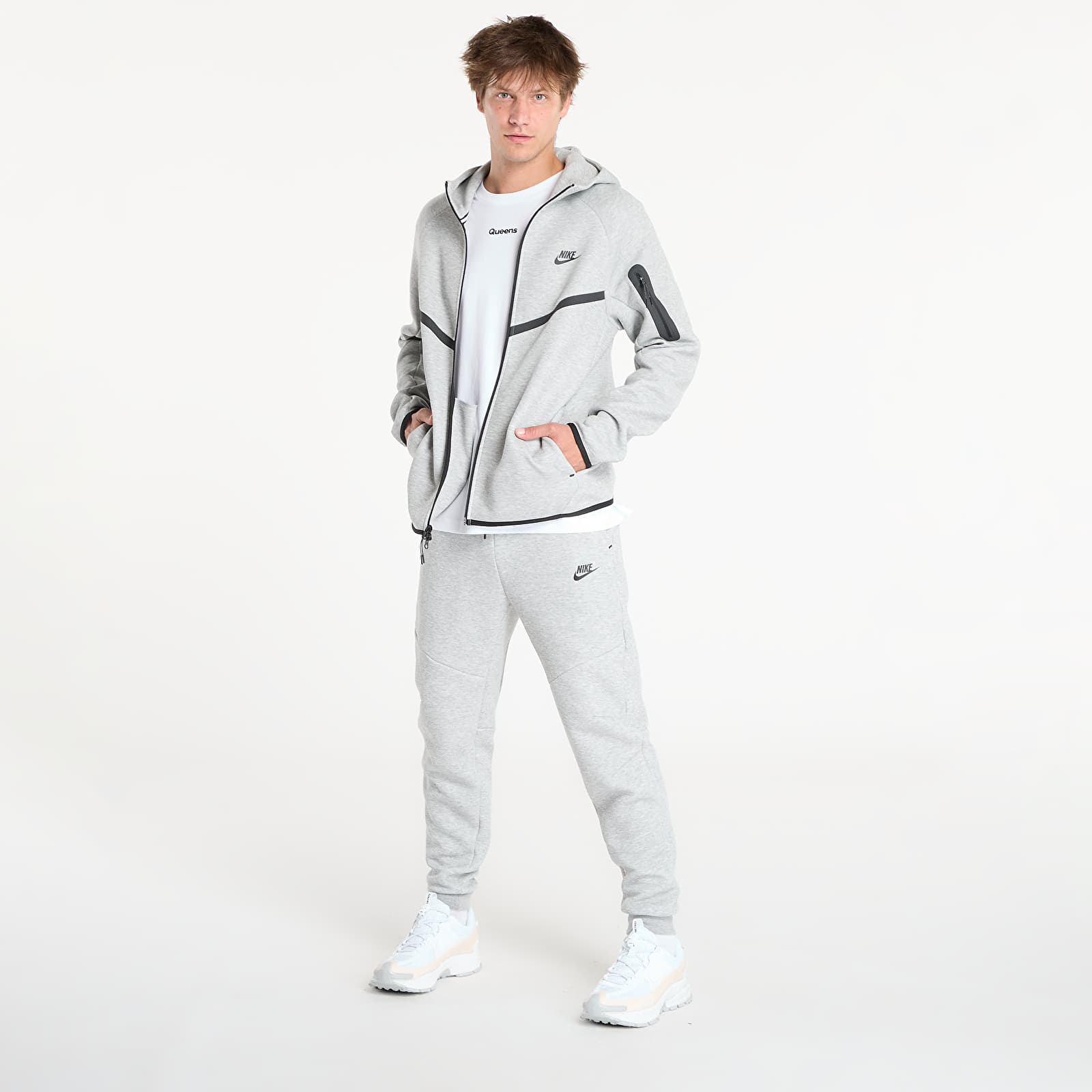 Kapucnis pulóverek és pulcsik Nike Tech Men's Fleece Windrunner Full-Zip Jacket Dk Grey Heather/ Black