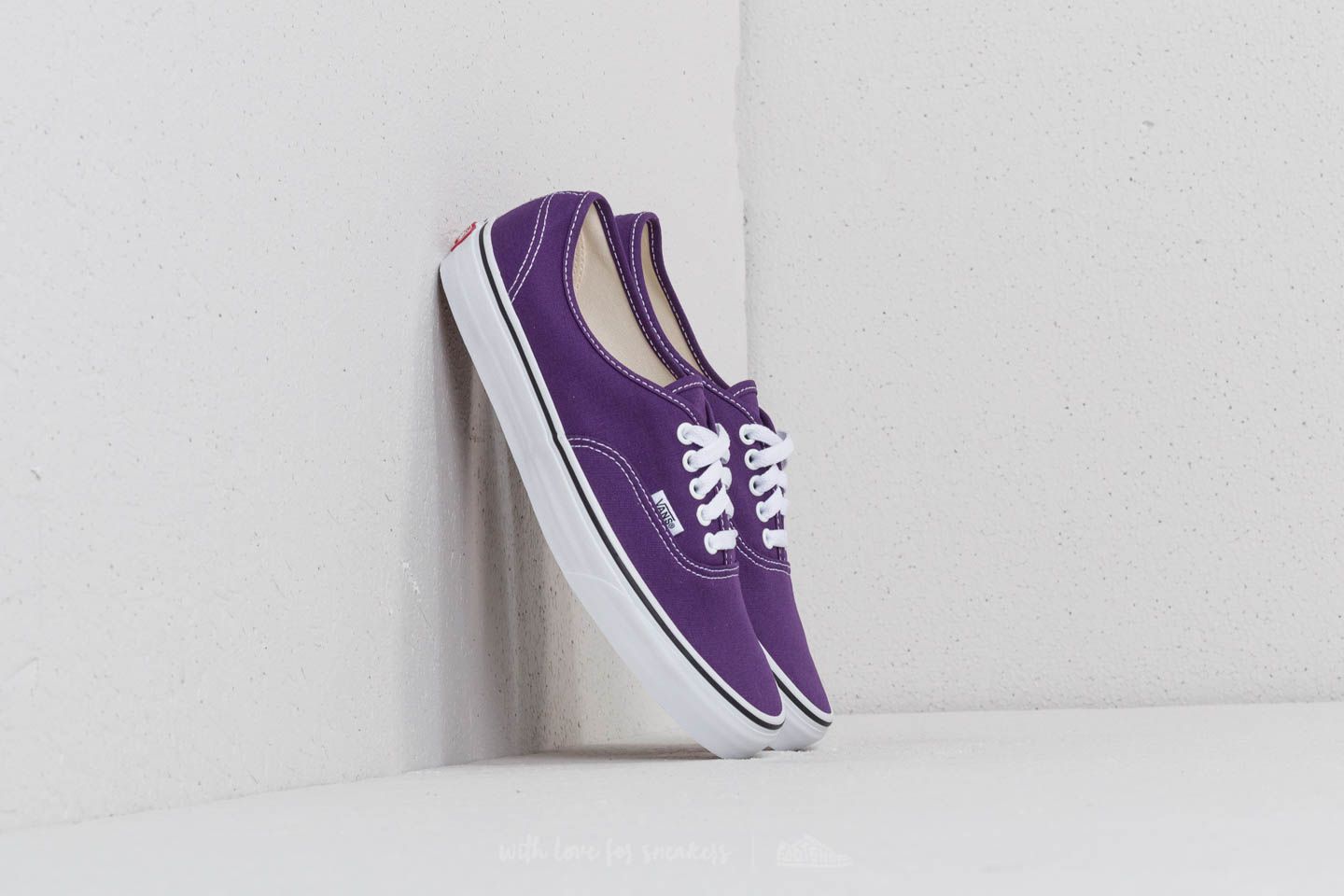 Vans petunia on sale true white