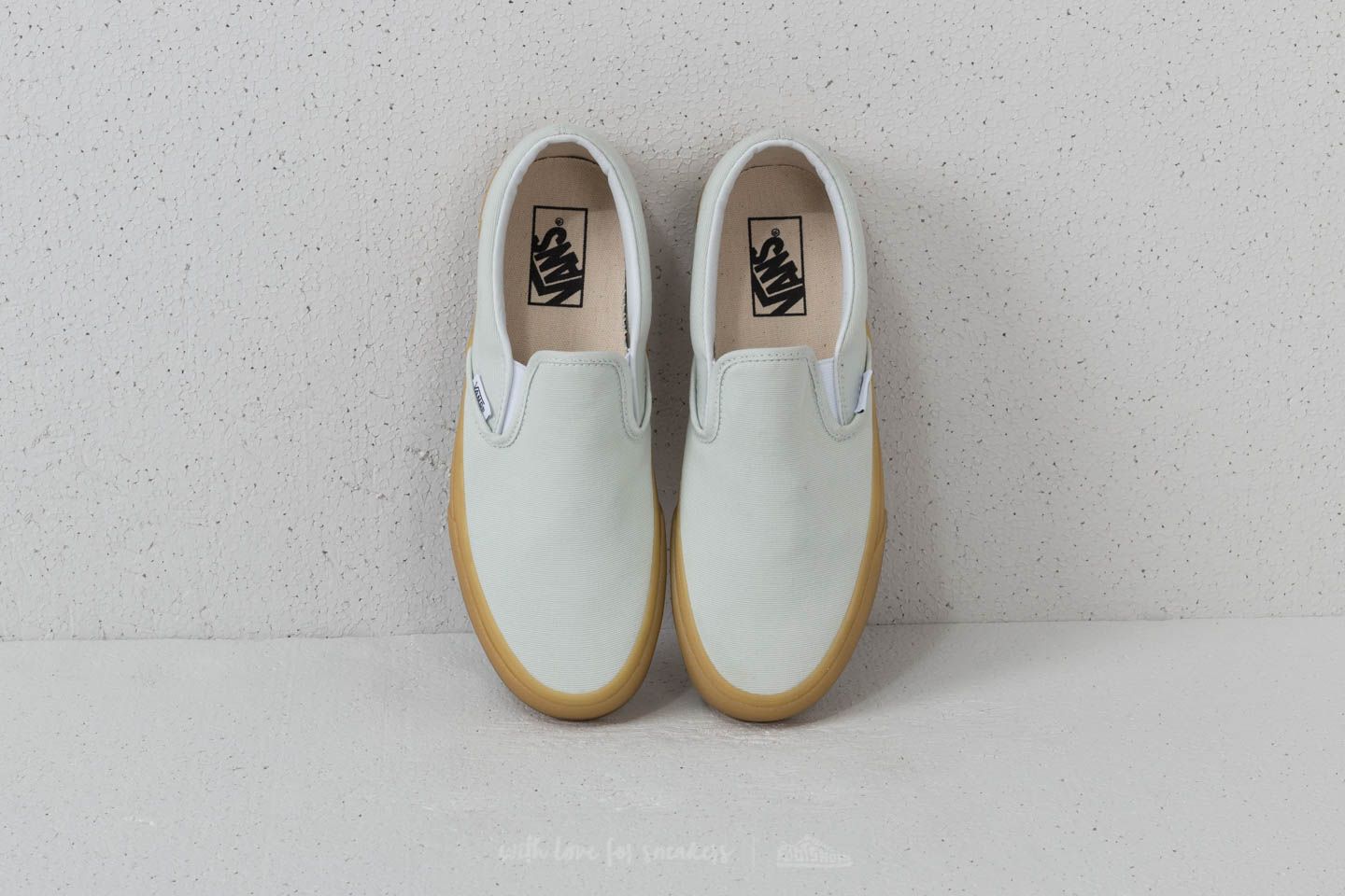 Men s shoes Vans Classic Slip On Blue Flower Gum Footshop