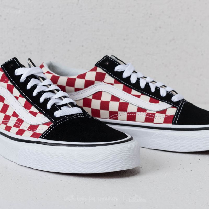 schuh vans old skool trainers in black and red checkerboard