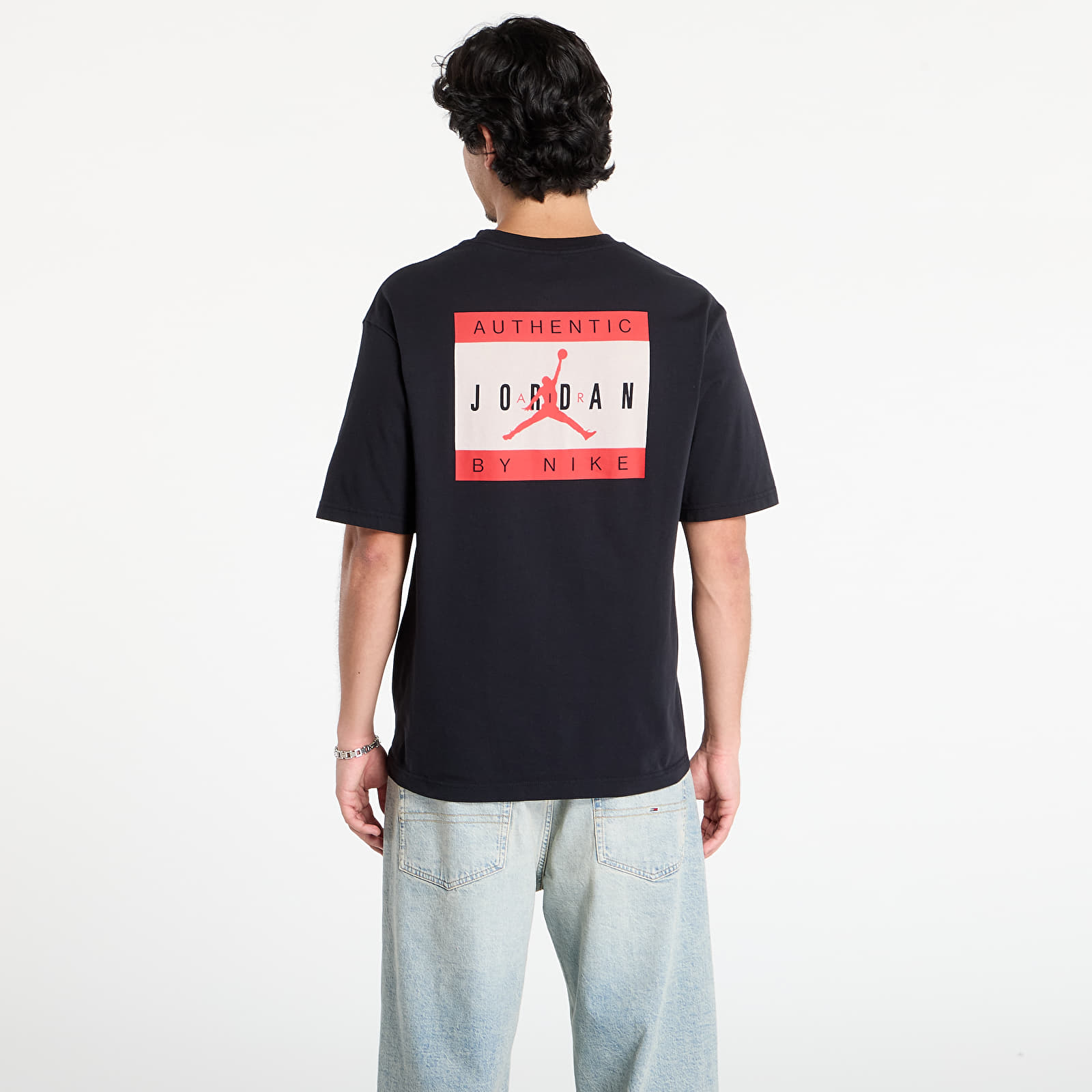 Männer T-Shirts Jordan Brand Men's T-Shirt Black/ University Red